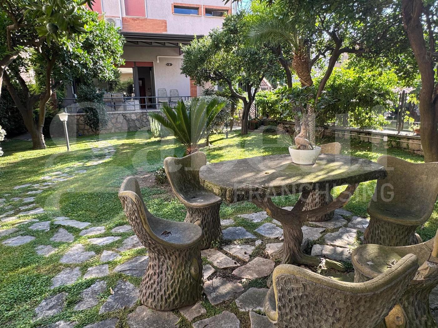 Villa Bifamiliare con giardino a Santa Maria Capua Vetere
