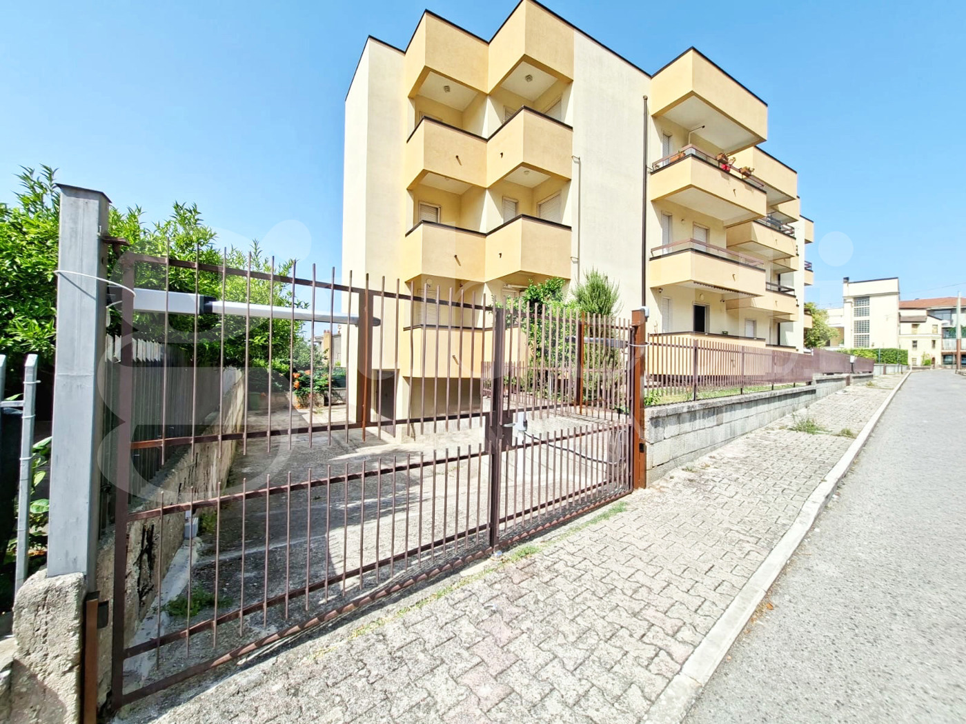 Box/Garage 132mq in vendita a Teano