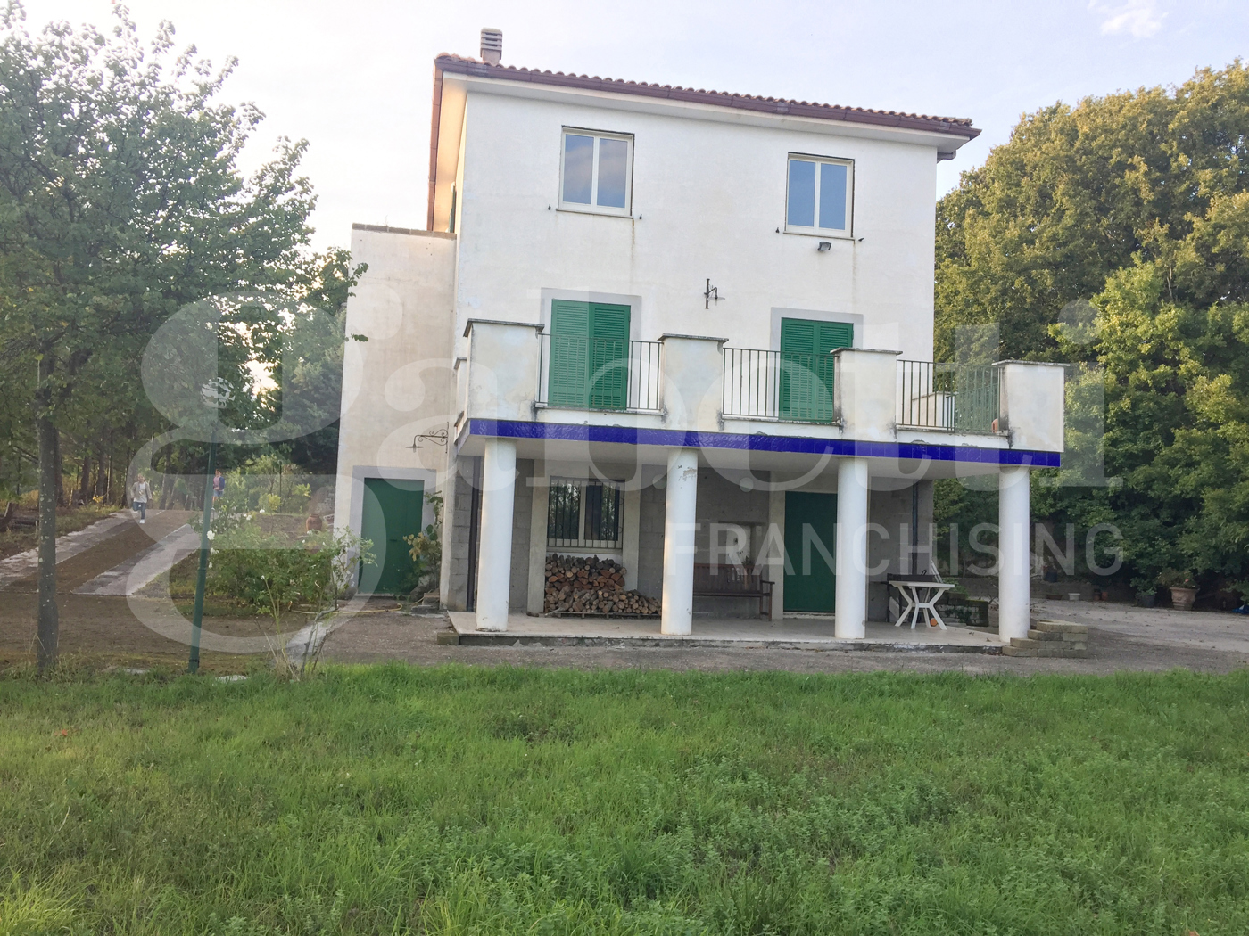 Casa indipendente con giardino a Teano
