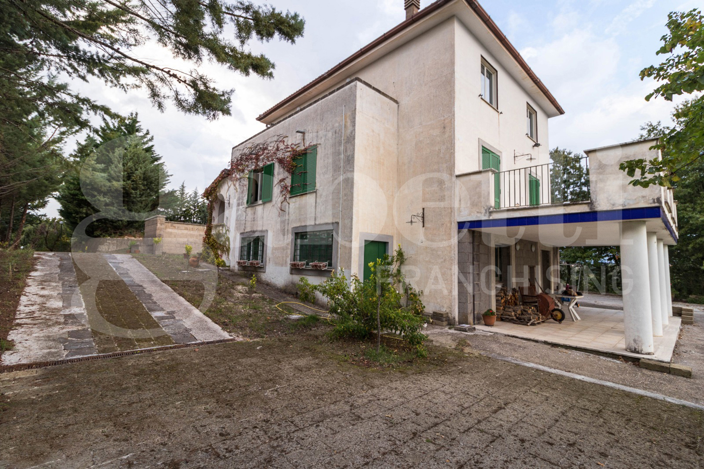 Casa indipendente con giardino a Teano