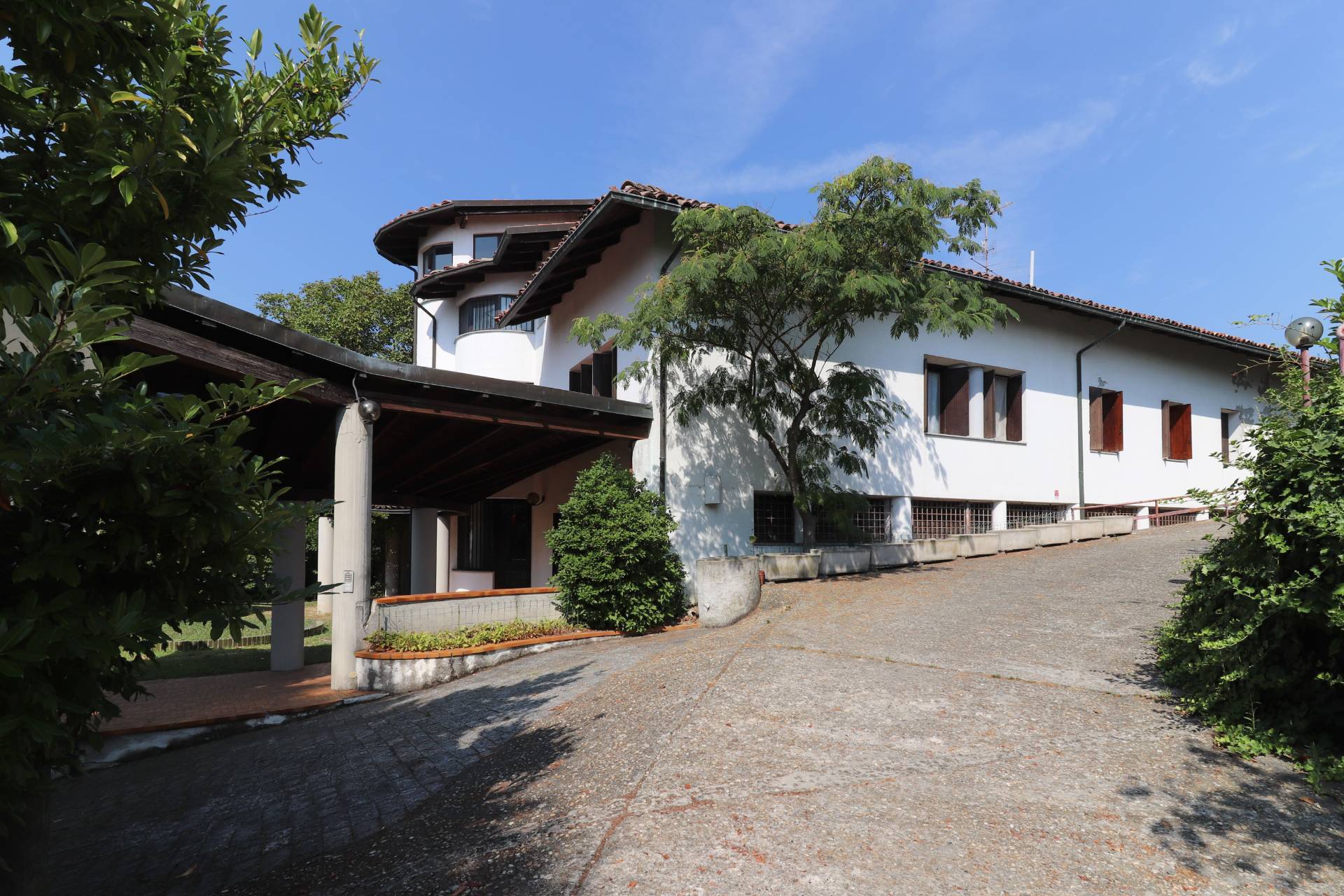 Castello con terrazzo a Montabone