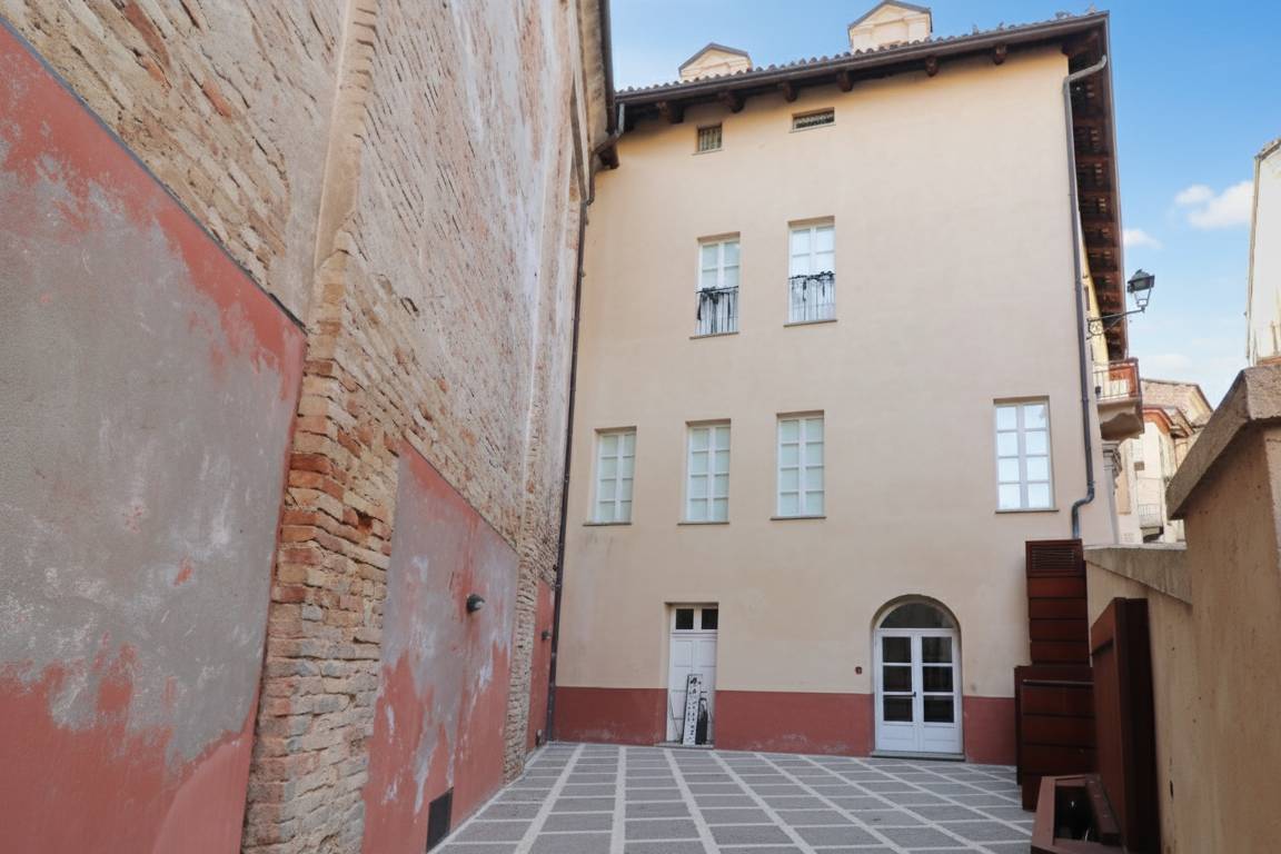 Palazzo in vendita a Costigliole d'Asti