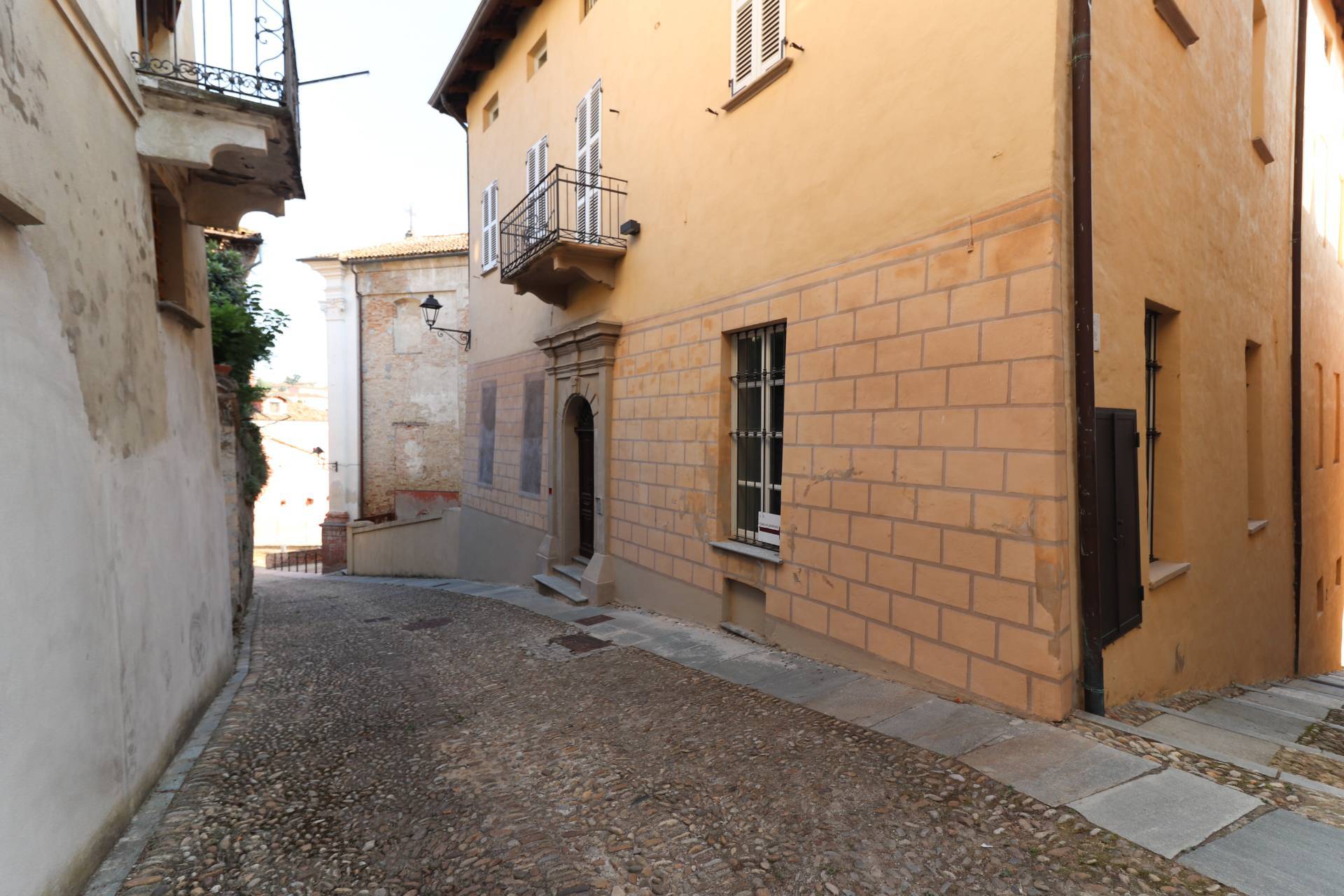 Palazzo in vendita a Costigliole d'Asti
