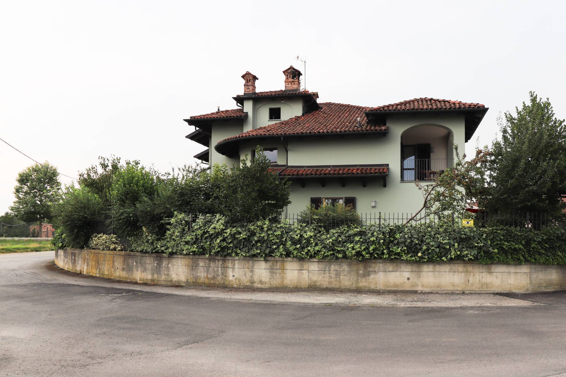 Villa bifamiliare in vendita a Fossano
