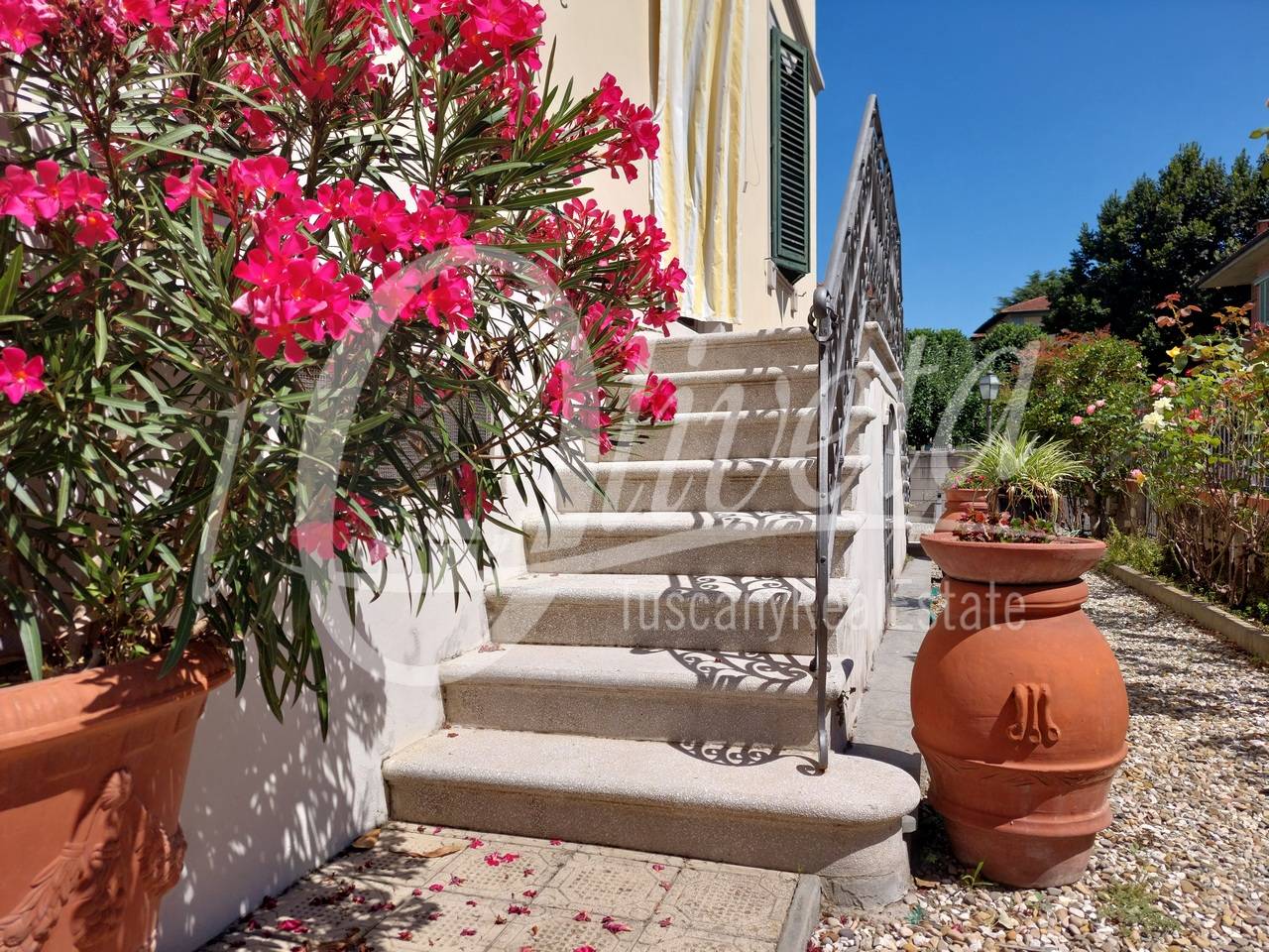 Villa in vendita a Lucca, San Concordio Contrada