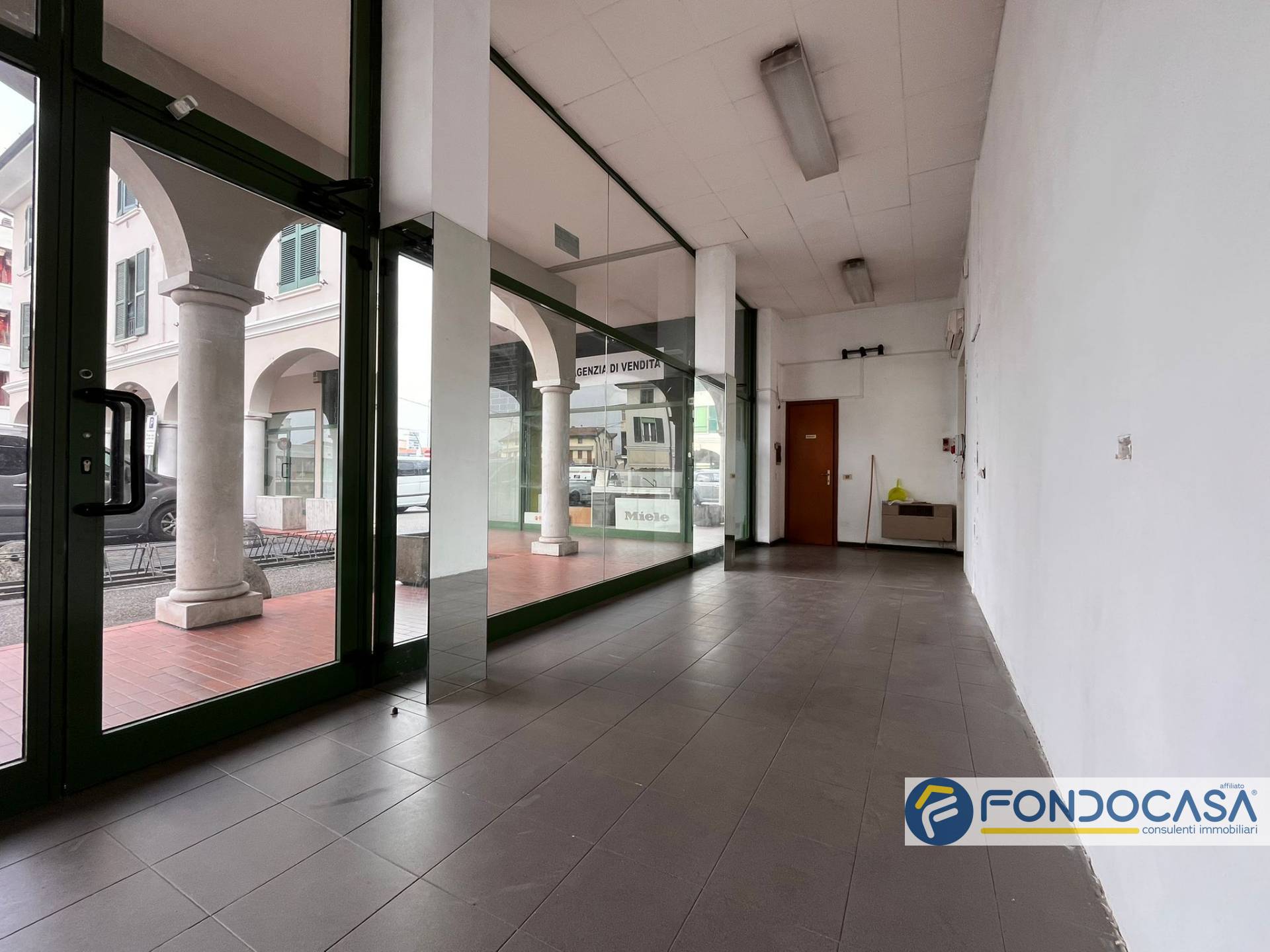 Locale commerciale in vendita a Ospitaletto