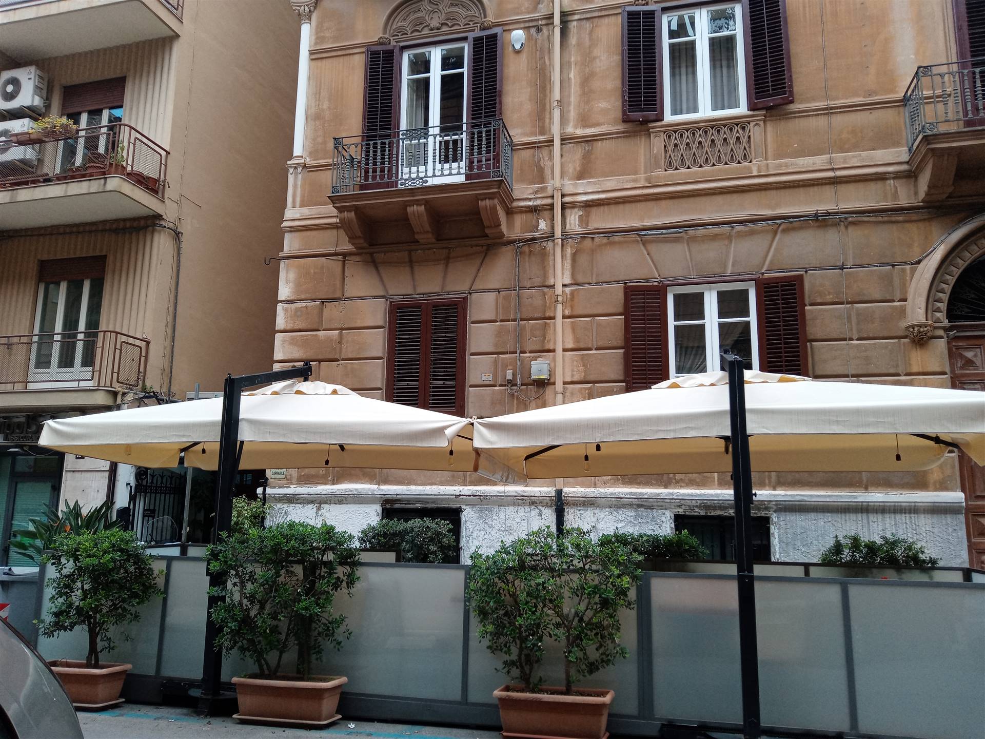 Locale commerciale ristrutturata, Palermo politeama