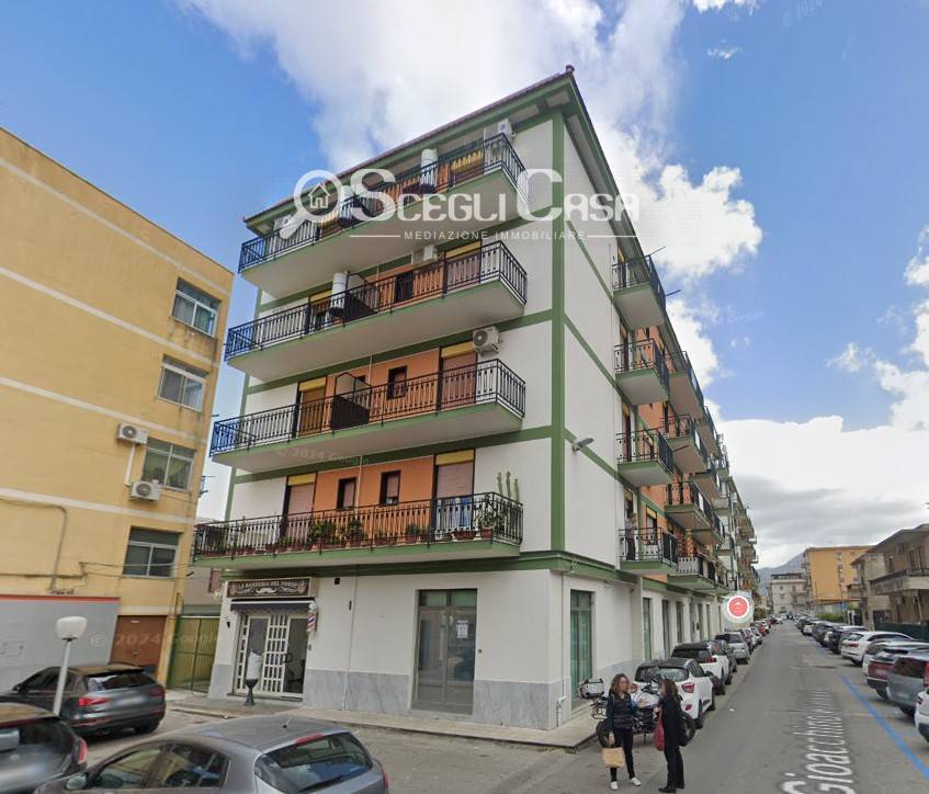 Locale commerciale in affitto a Carini, Agliastrelli