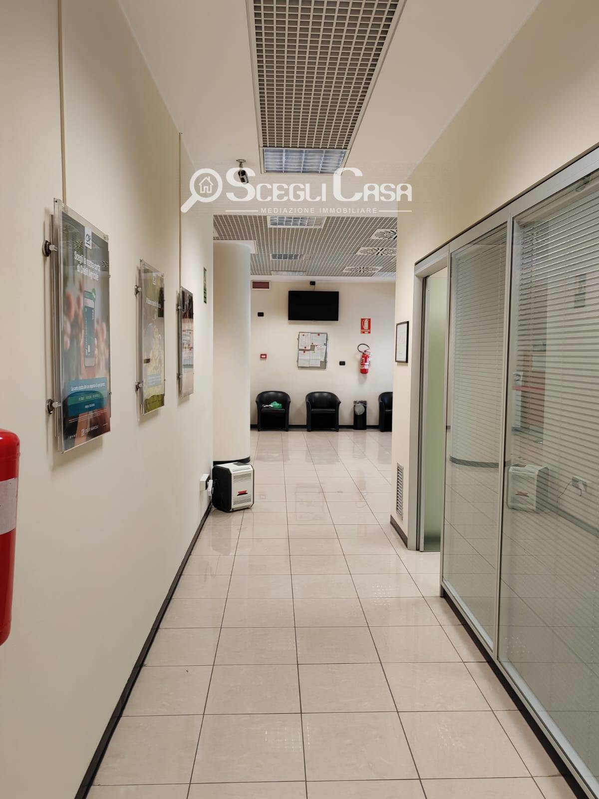 Locale commerciale in affitto a Carini, Agliastrelli