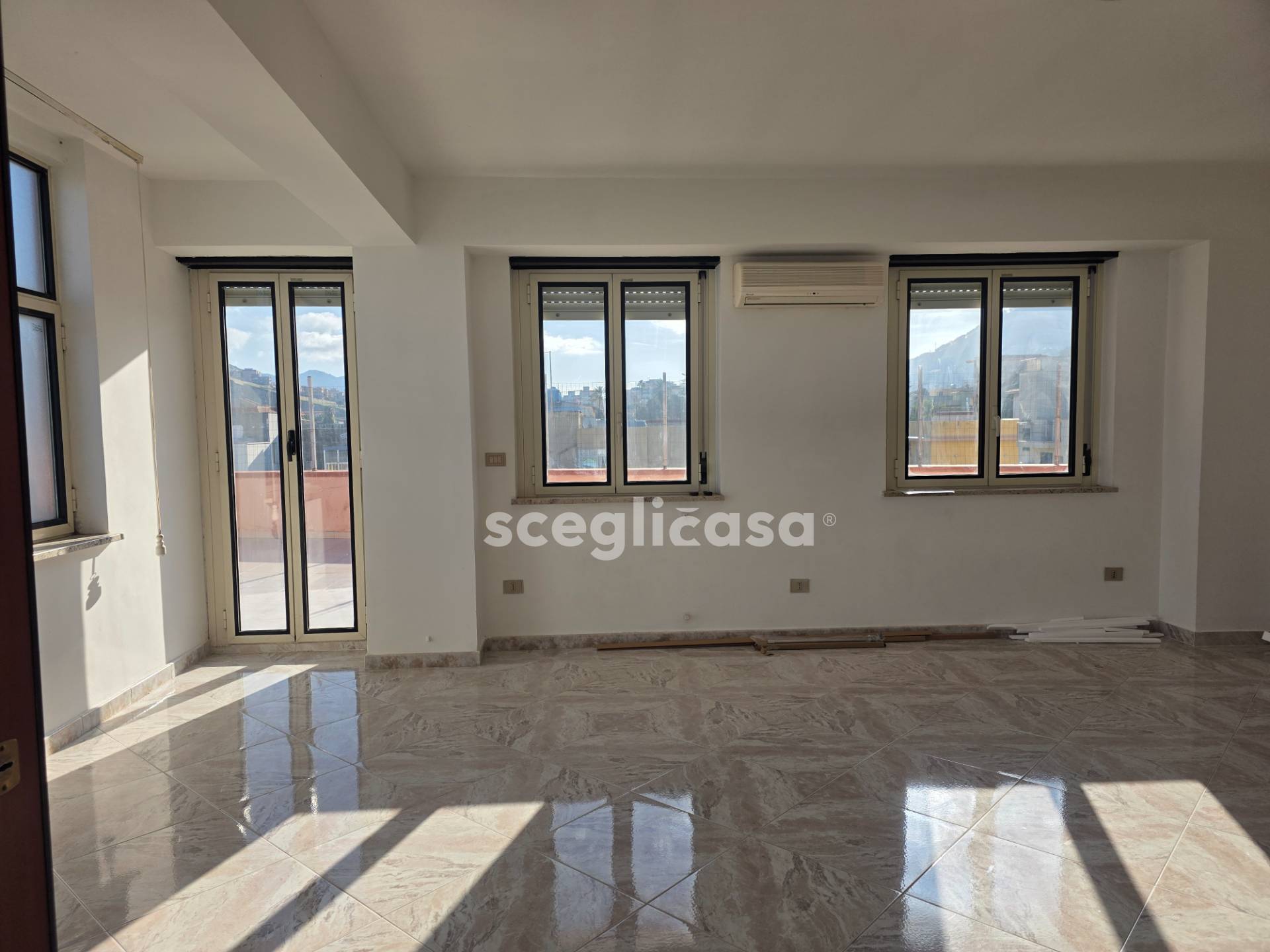 Attico in affitto a Palermo, Sferracavallo