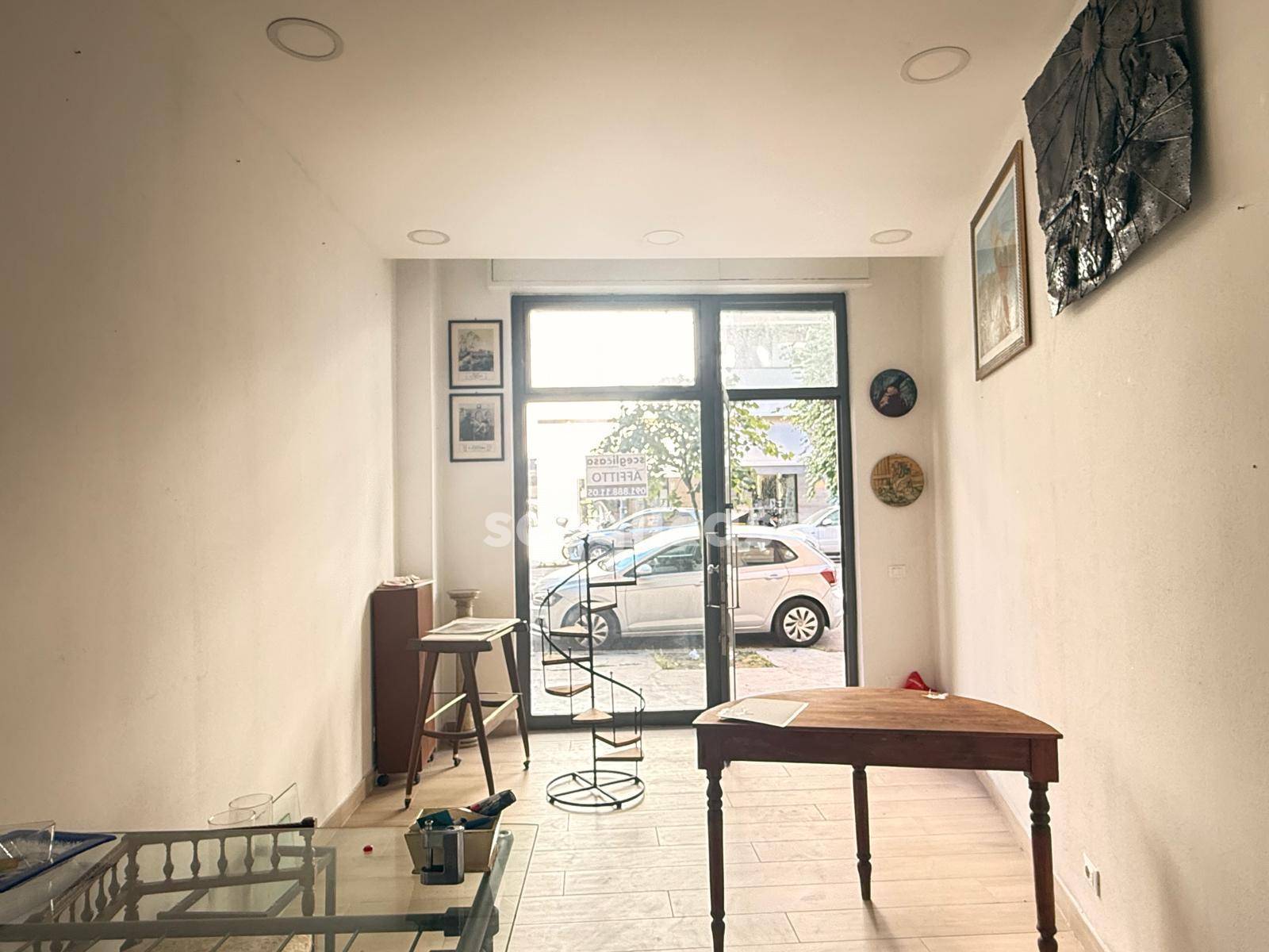 Locale commerciale in affitto a Palermo