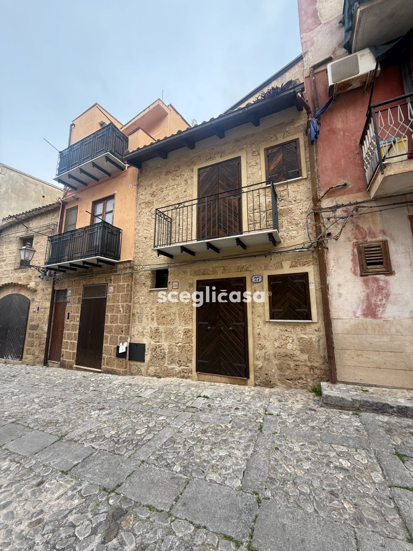 Stabile/Palazzo in vendita a Carini, Centro Storico