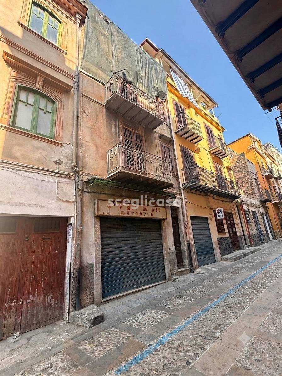 Stabile/Palazzo in vendita a Carini, Centro Storico