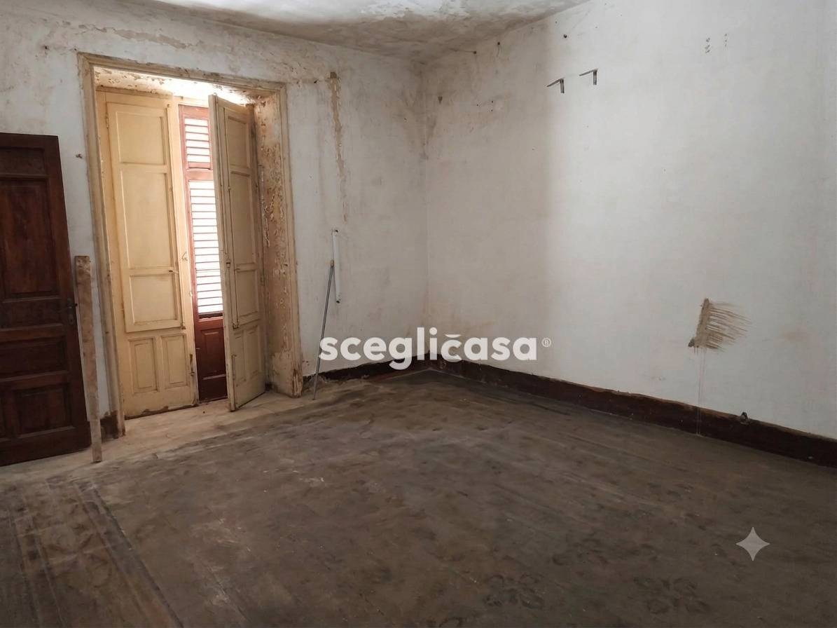 Stabile/Palazzo in vendita a Carini, Centro Storico