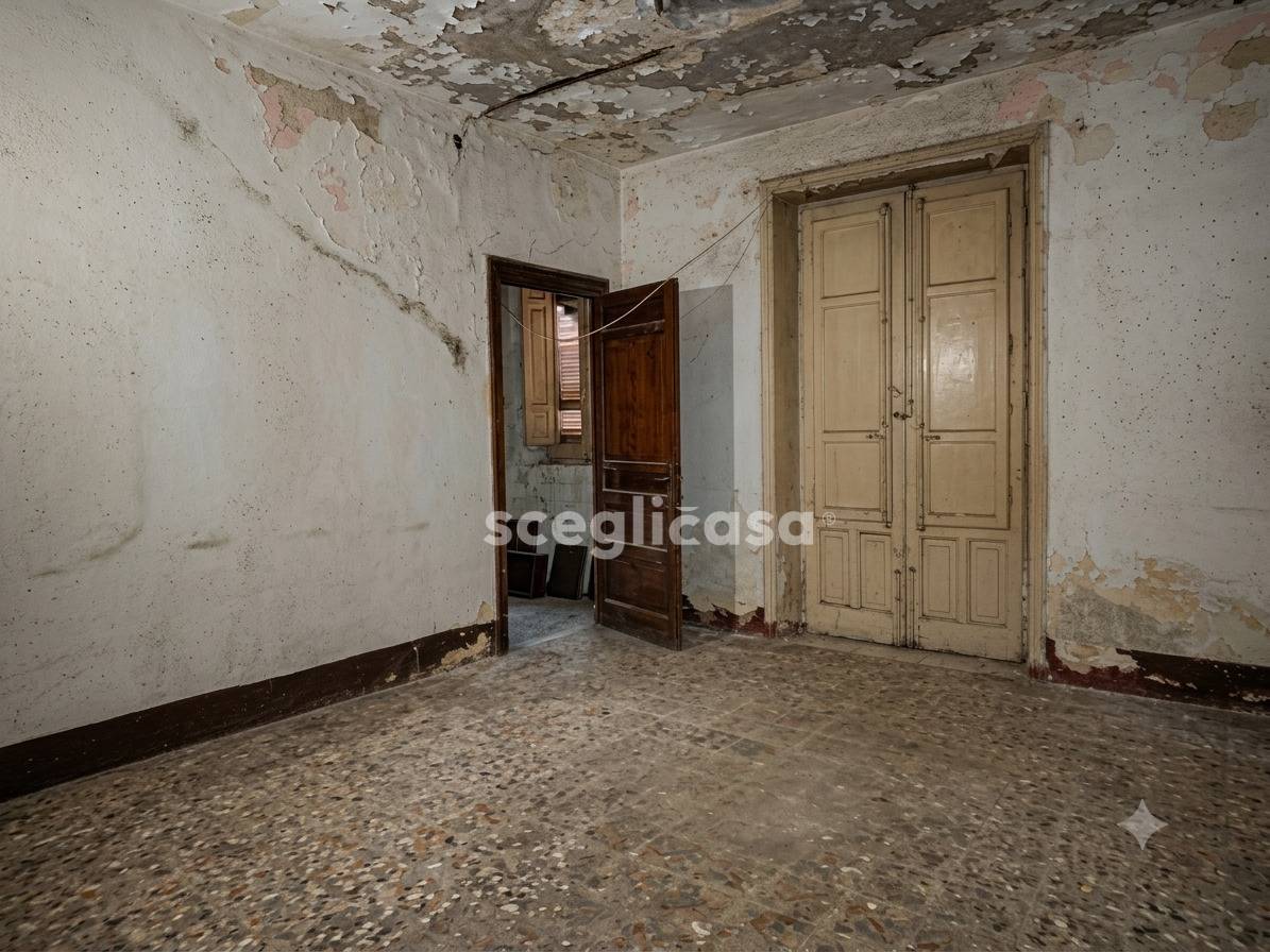Stabile/Palazzo in vendita a Carini, Centro Storico