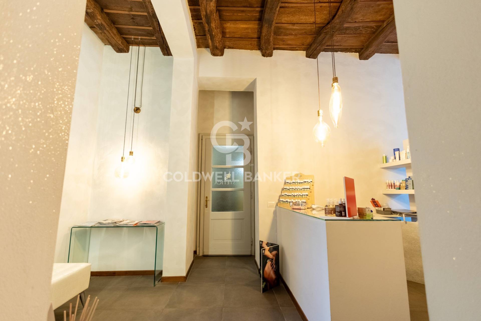 Estetista in vendita a Novara, Centro