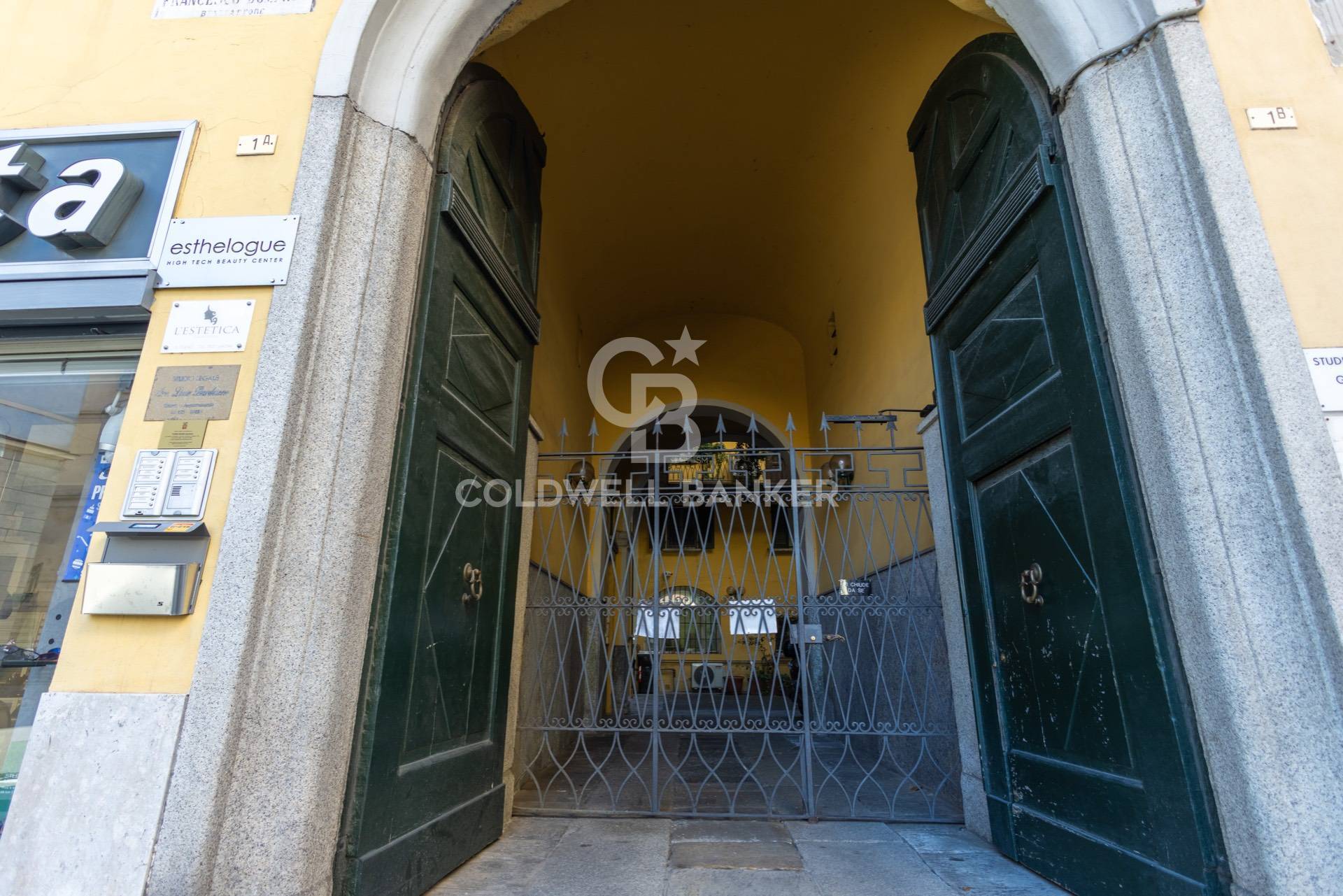 Estetista in vendita a Novara, Centro