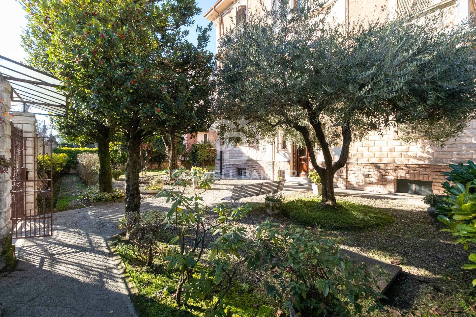 Palazzo in vendita a Valenza