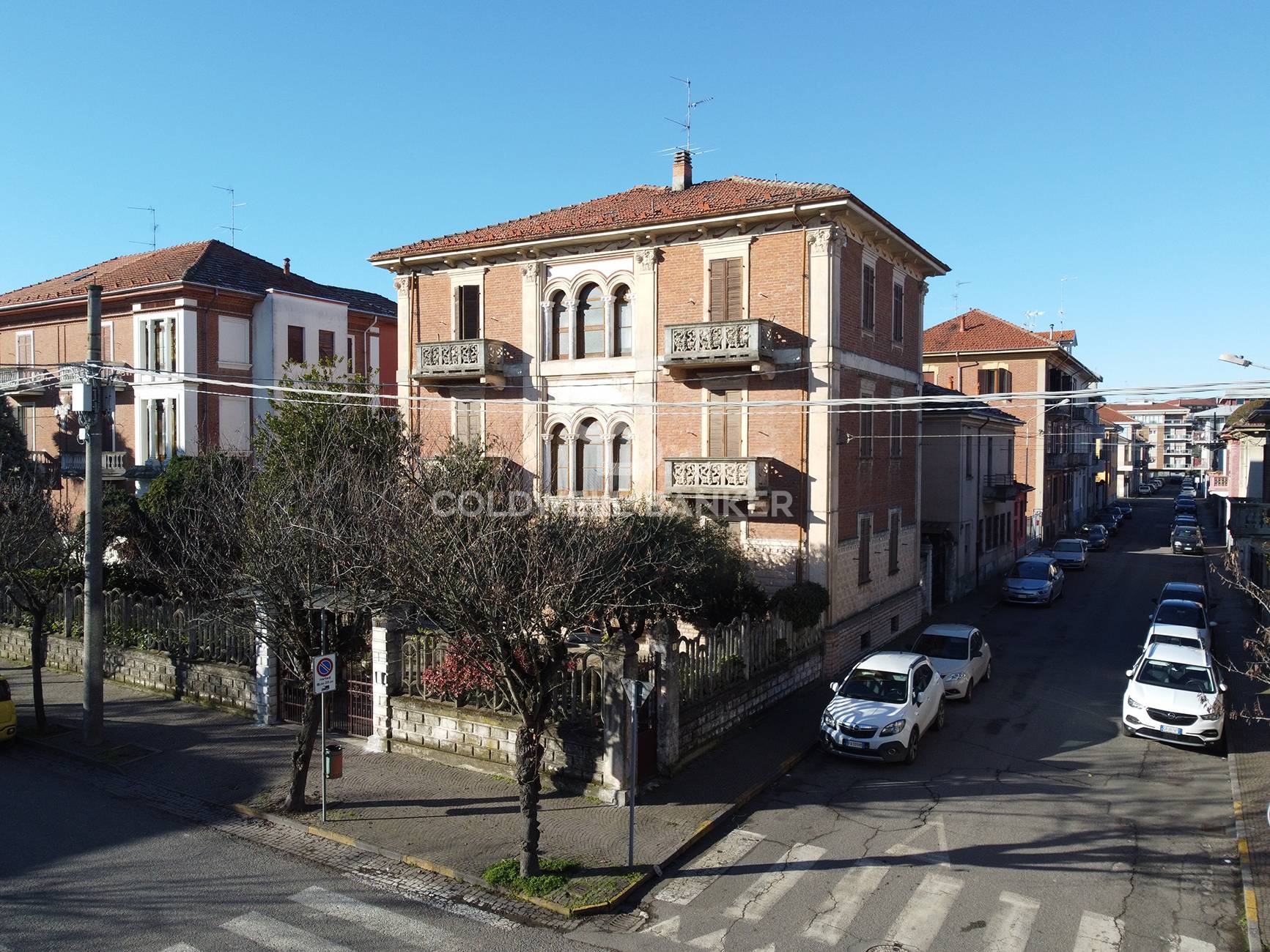 Palazzo in vendita a Valenza