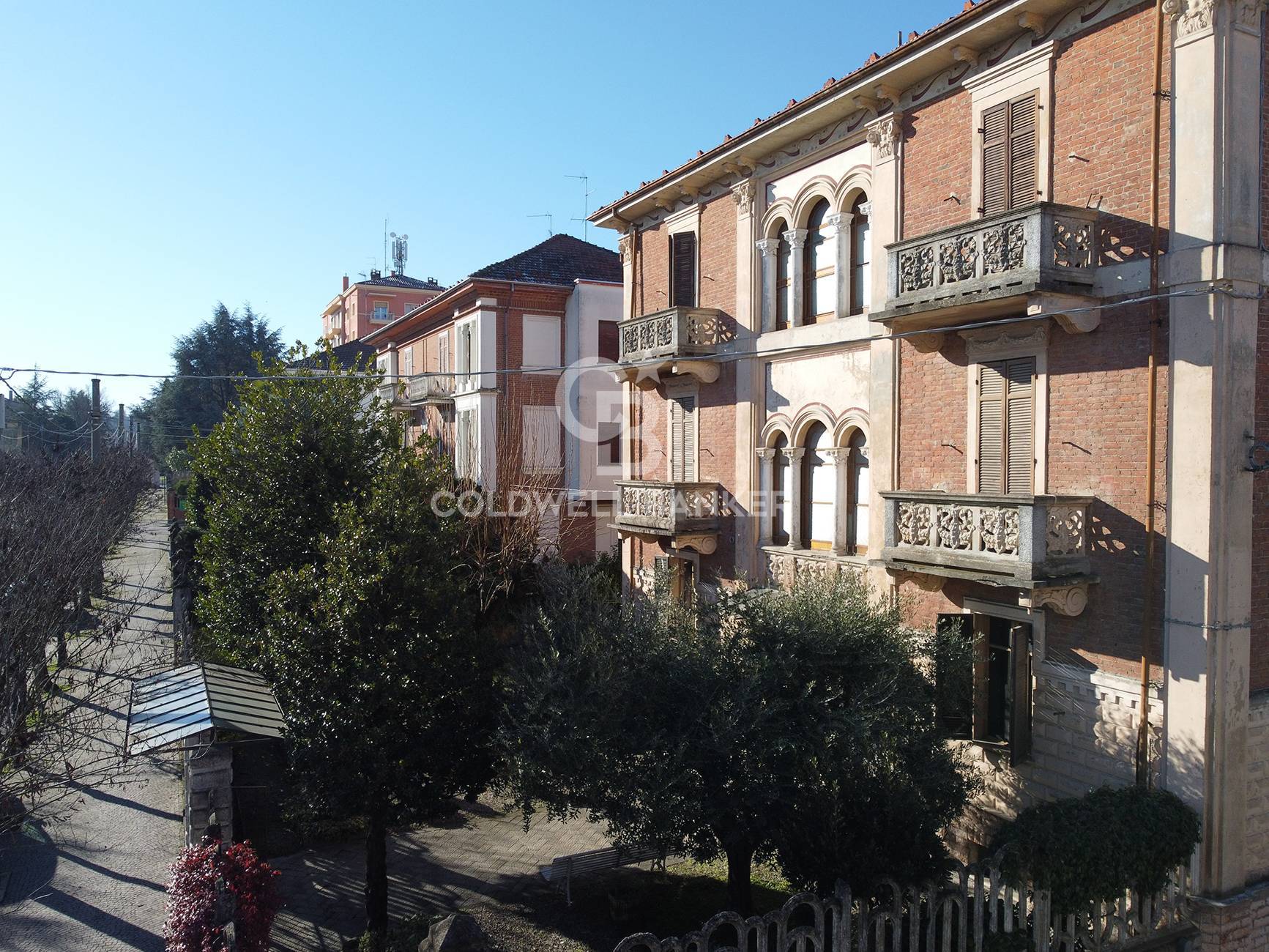 Palazzo in vendita a Valenza