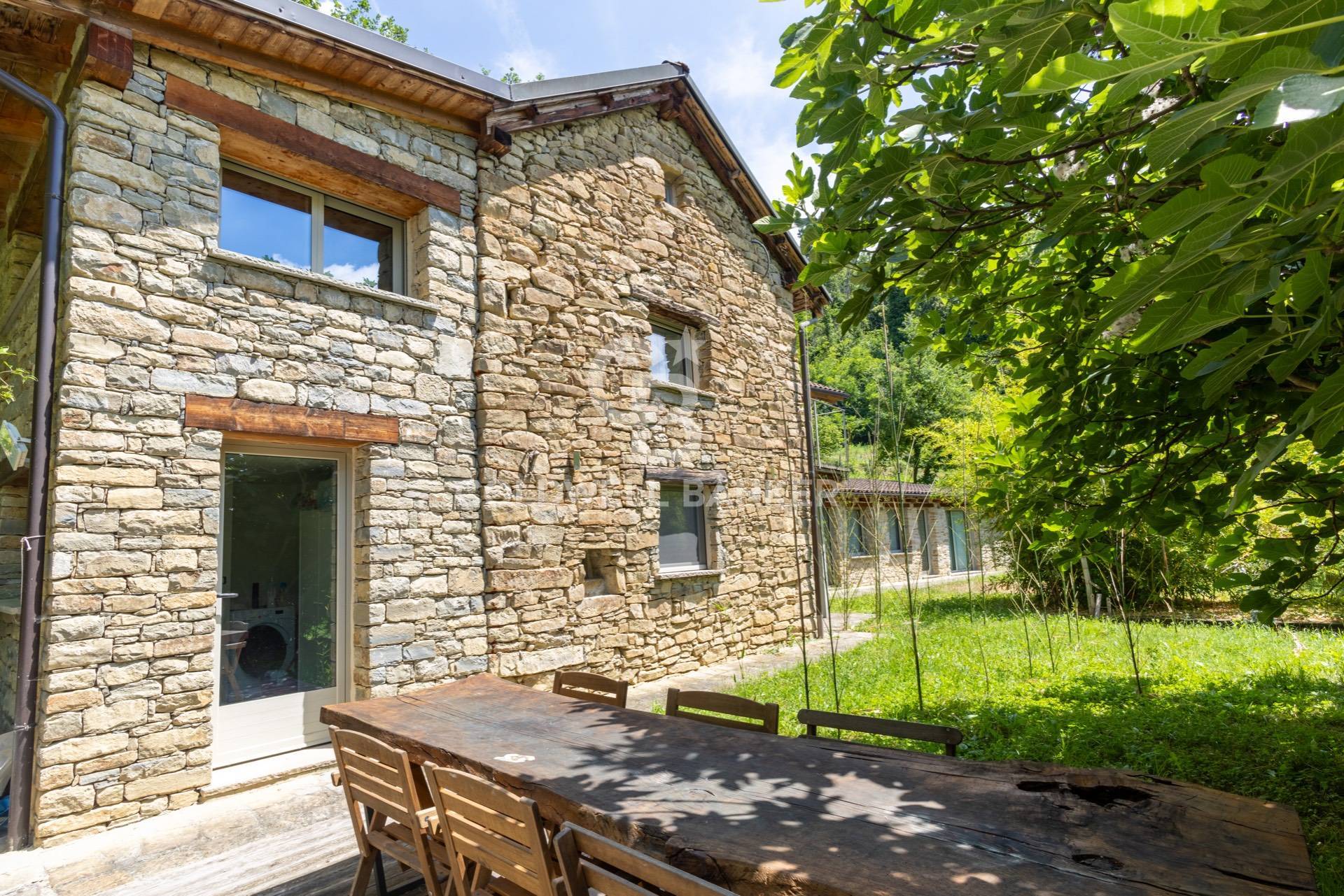 Casa indipendente in vendita a Cortemilia