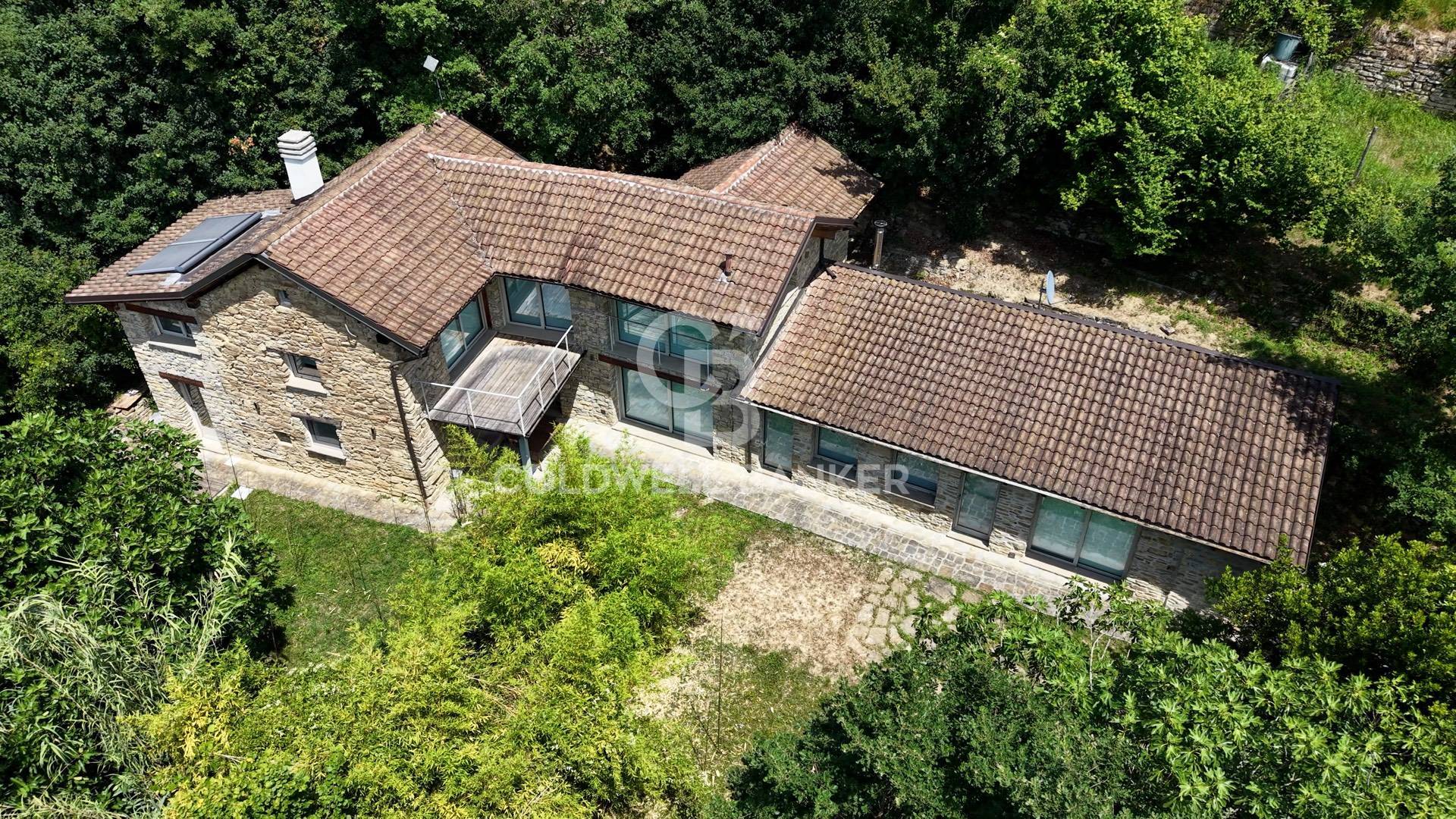 Casa indipendente in vendita a Cortemilia