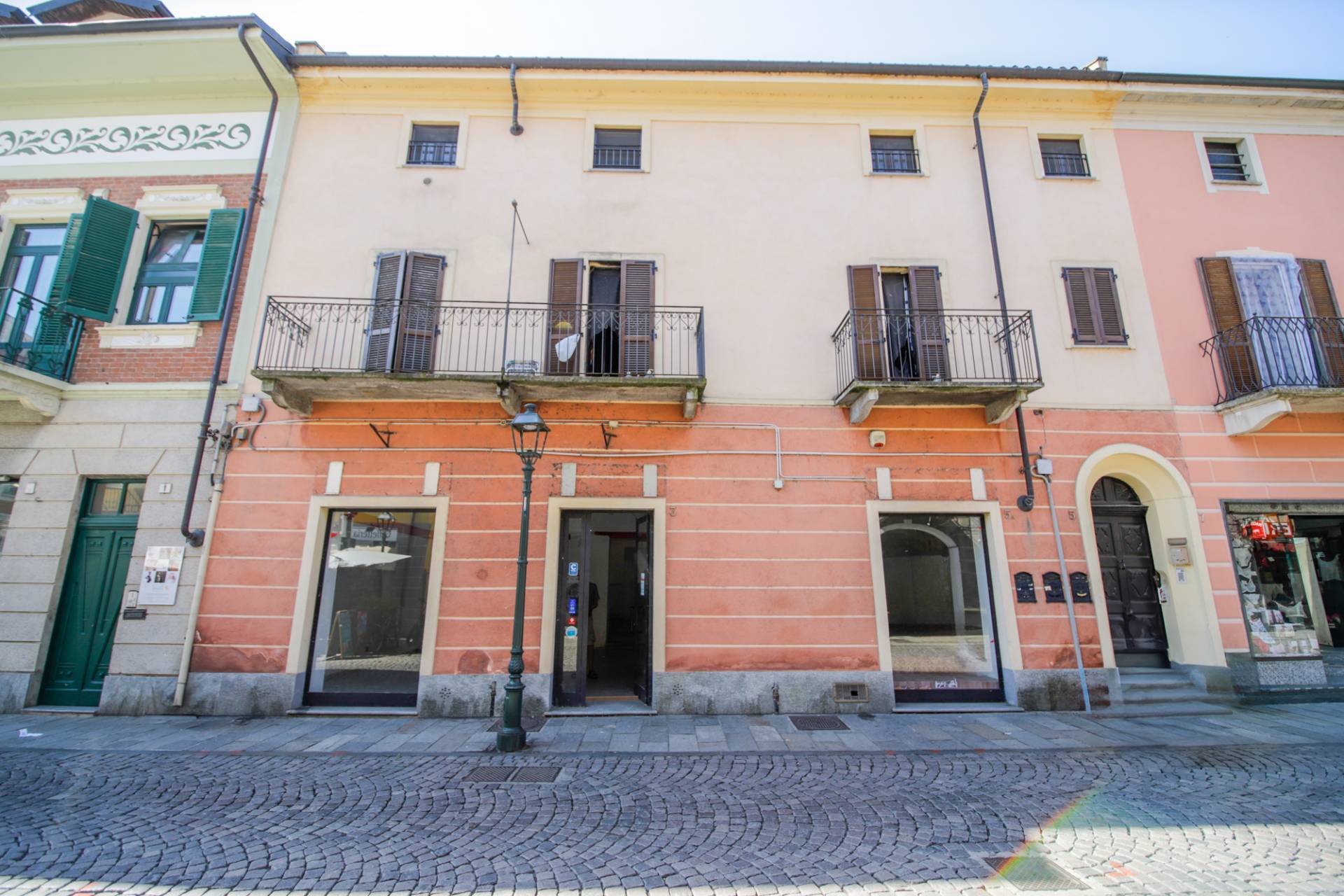 Locale commerciale in affitto a Chivasso
