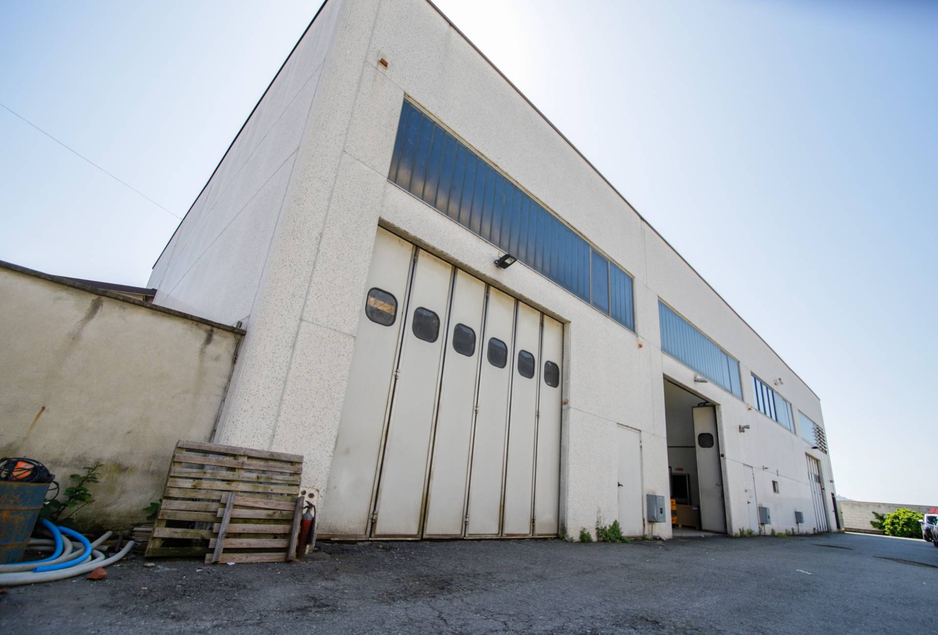 Capannone in vendita a Volpiano