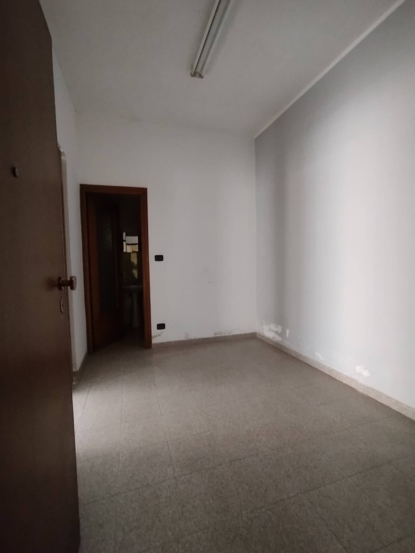 Locale commerciale in affitto a Foglizzo