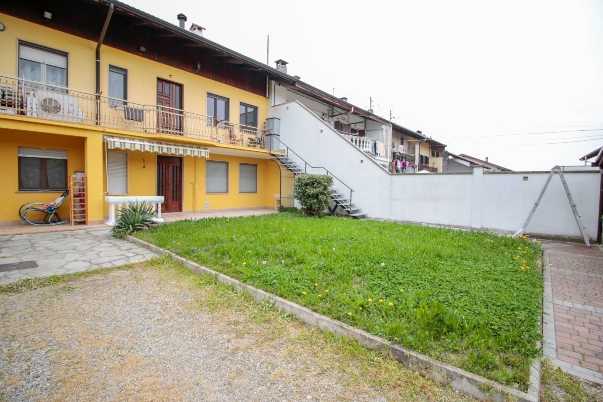 appartamento con giardino in affitto a Bosconero