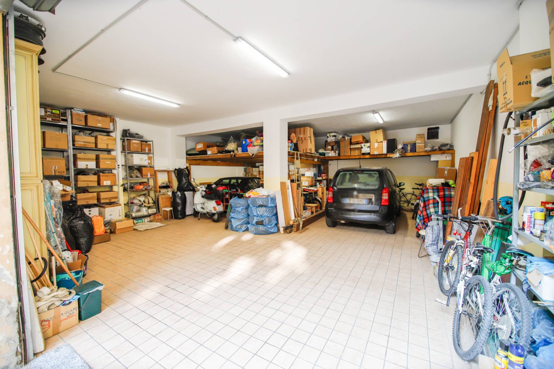 Box o garage in vendita a Torino