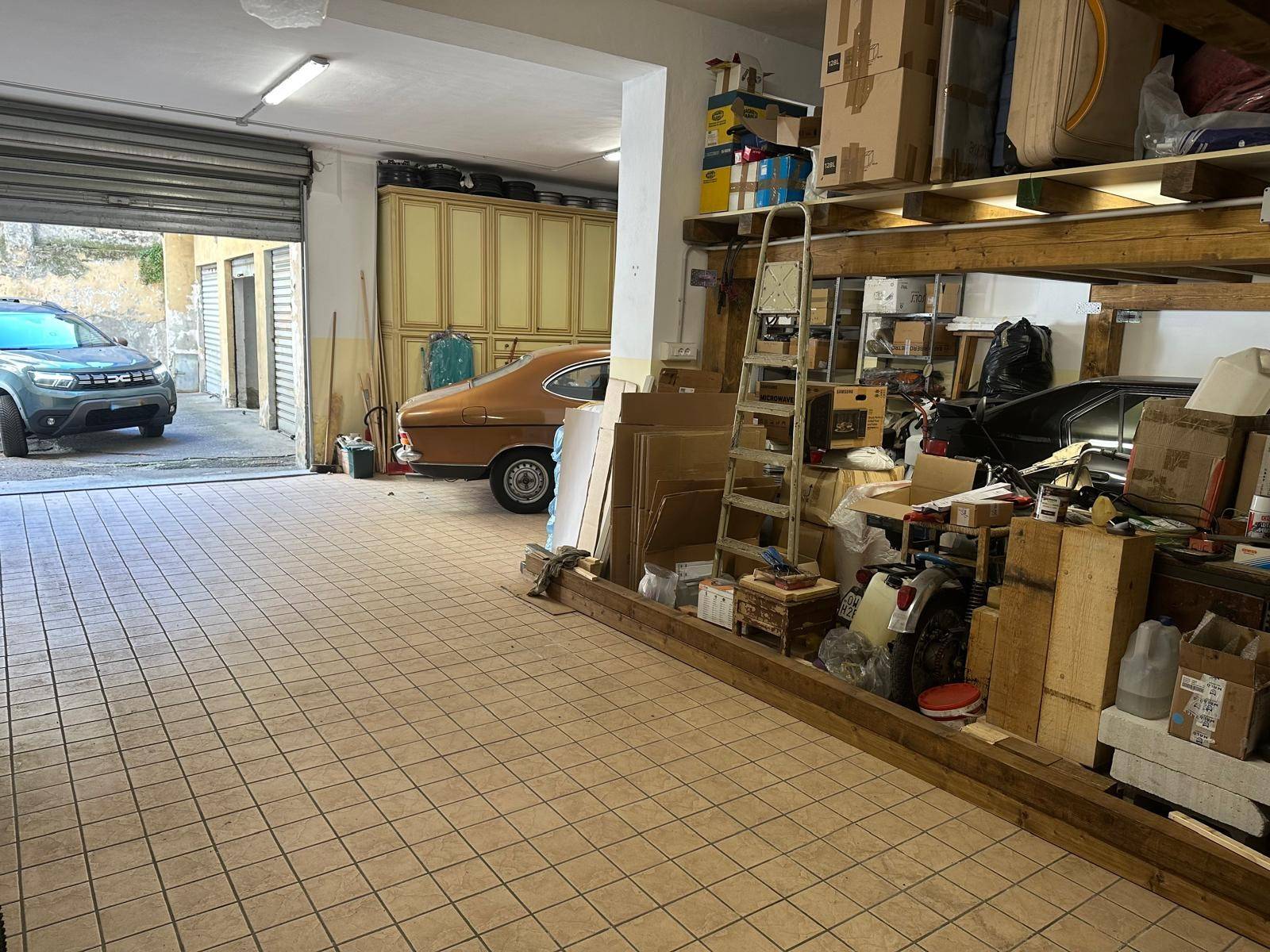 Box o garage in vendita a Torino