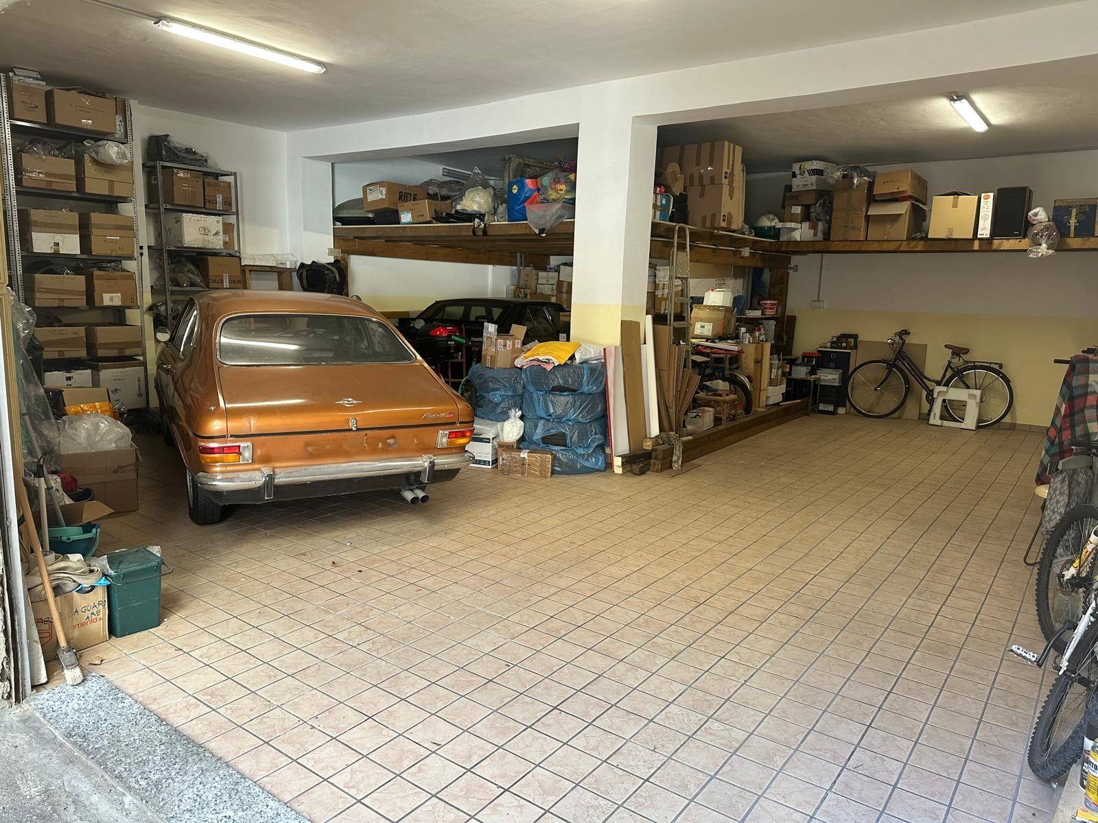 Box o garage in vendita a Torino