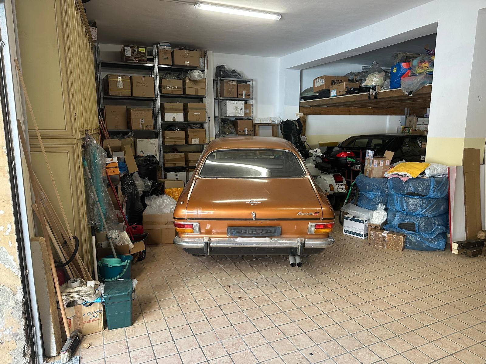 Box o garage in vendita a Torino