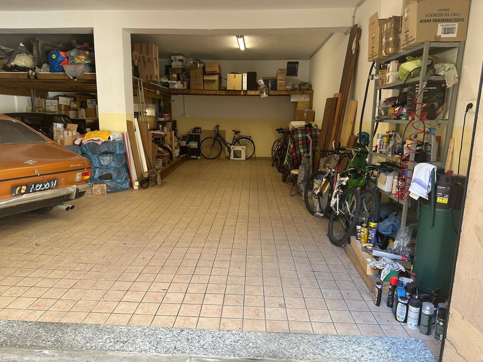 Box o garage in vendita a Torino