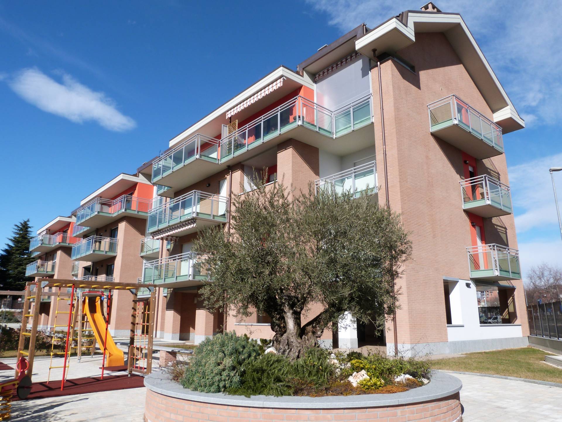 Box o garage in vendita a Grugliasco