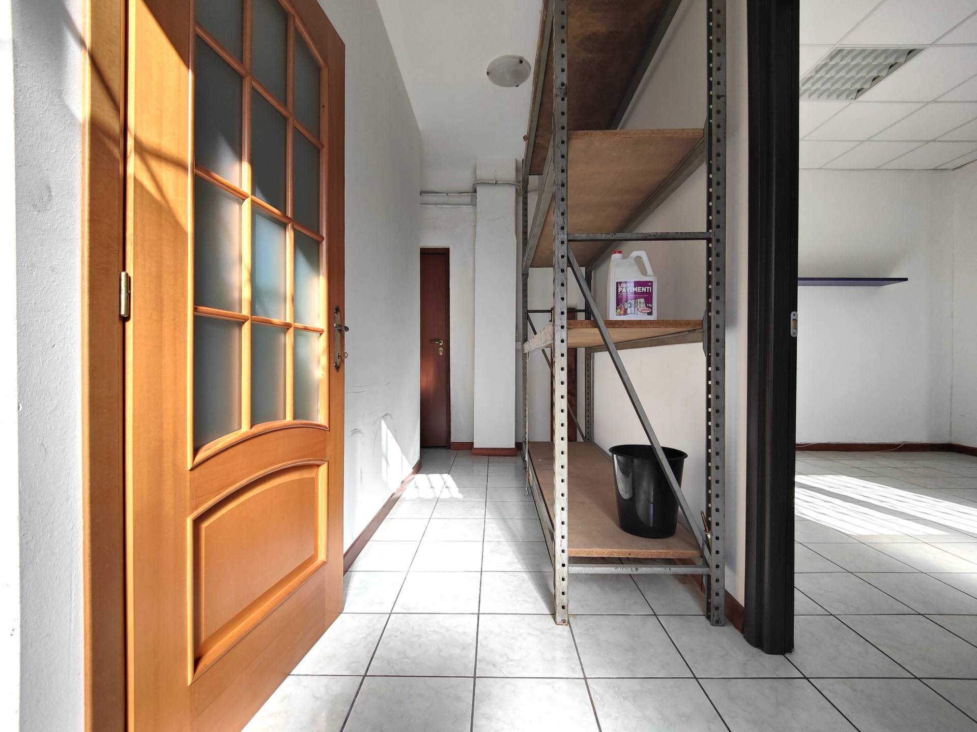 Locale commerciale in vendita a Collegno