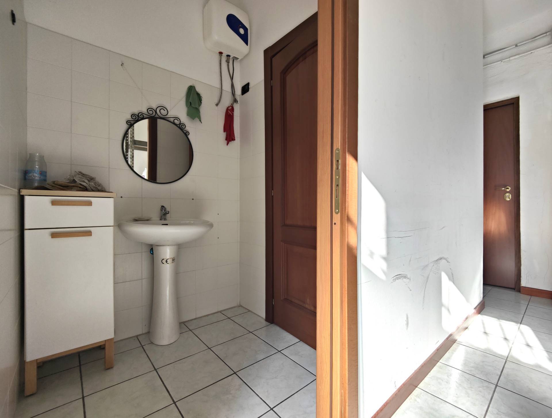 Locale commerciale in vendita a Collegno