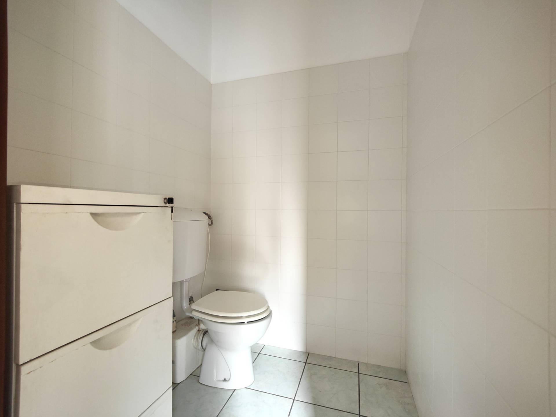 Locale commerciale in affitto a Collegno