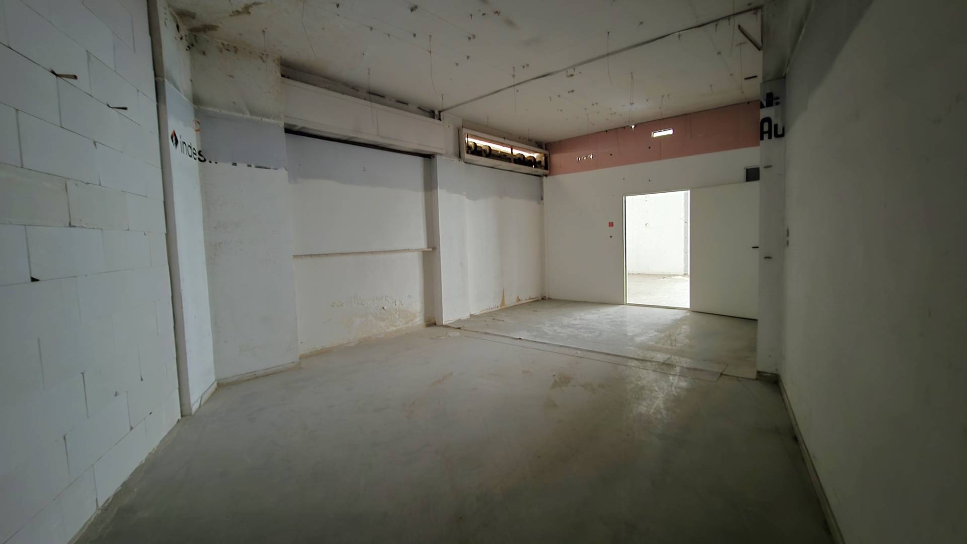 Deposito in vendita a Bari, S. Pasquale