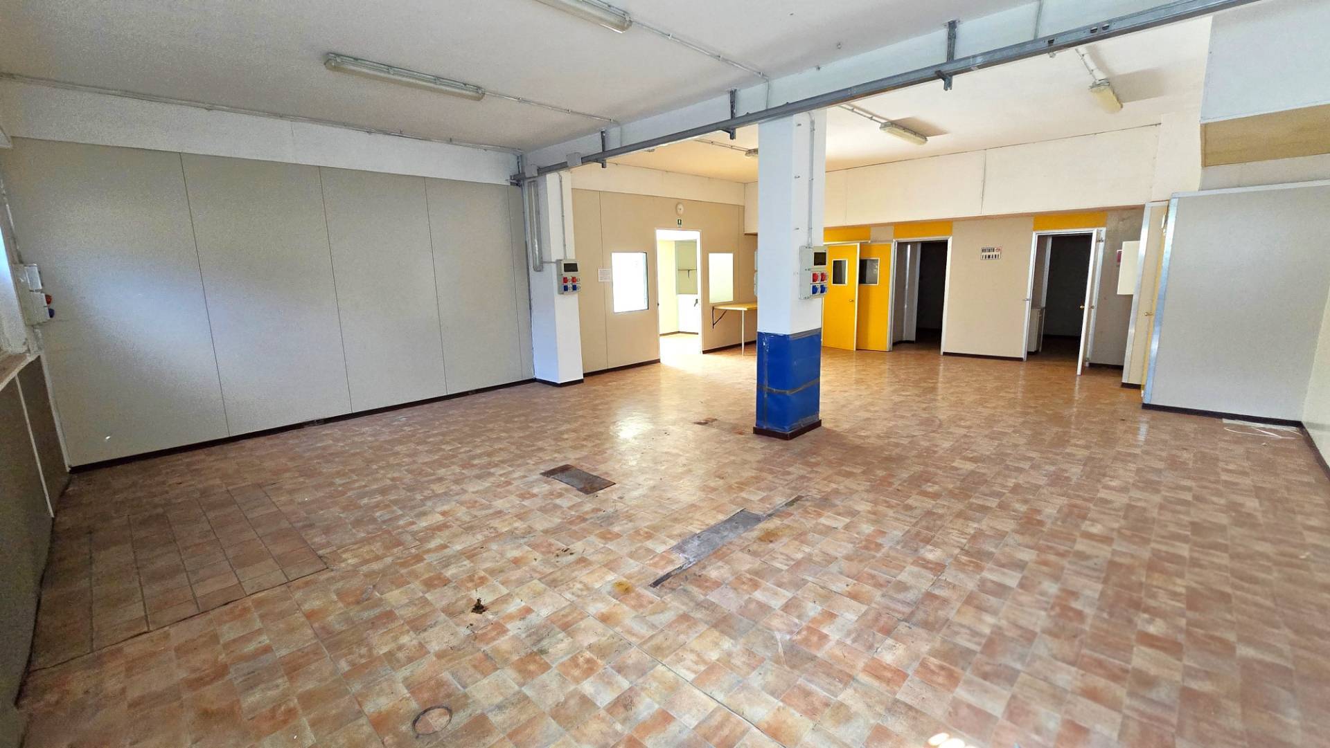 Deposito in vendita a Bari, S. Pasquale