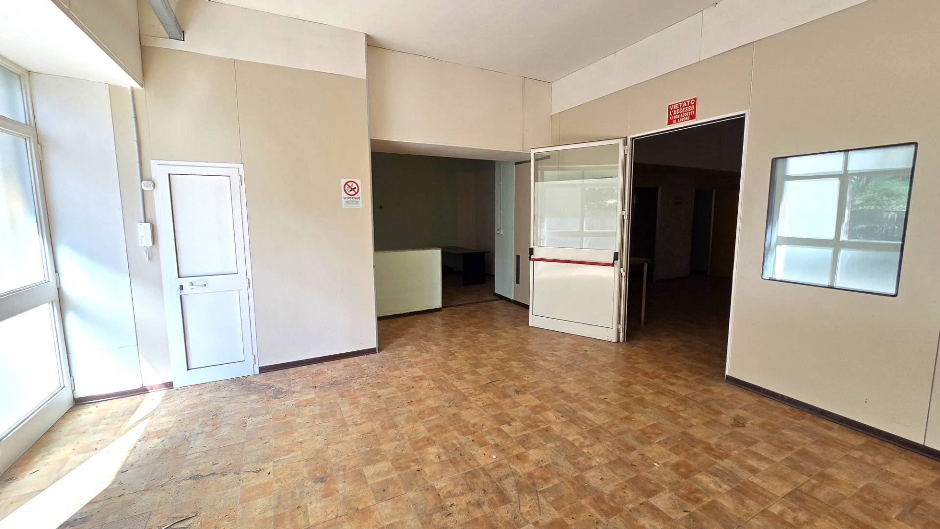 Deposito in vendita a Bari, S. Pasquale