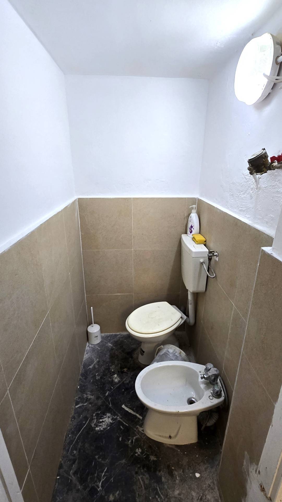 Locale commerciale in affitto a Bari, S. Pasquale