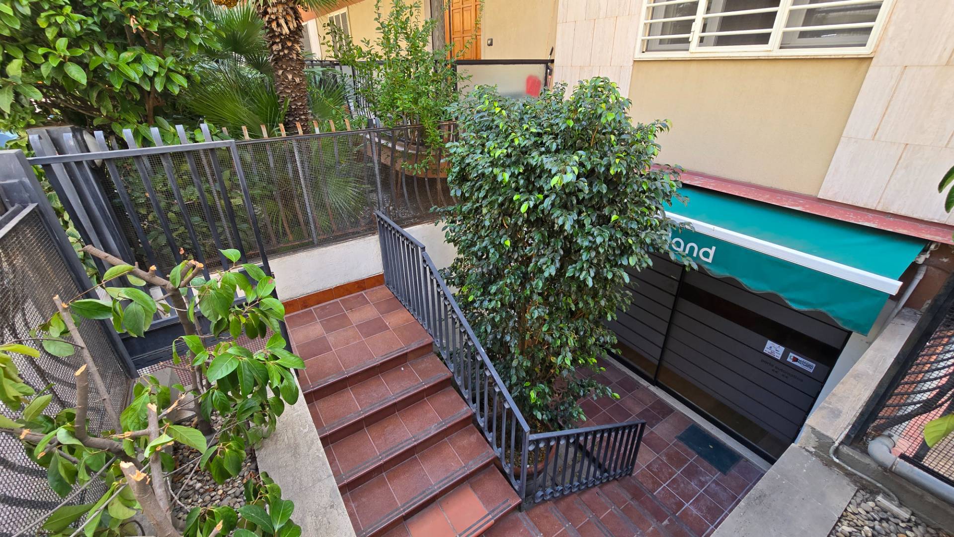 Locale commerciale in vendita a Bari, S. Pasquale