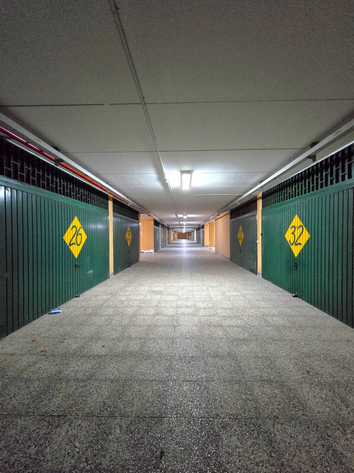 Box o garage in vendita a Bari, S. Pasquale