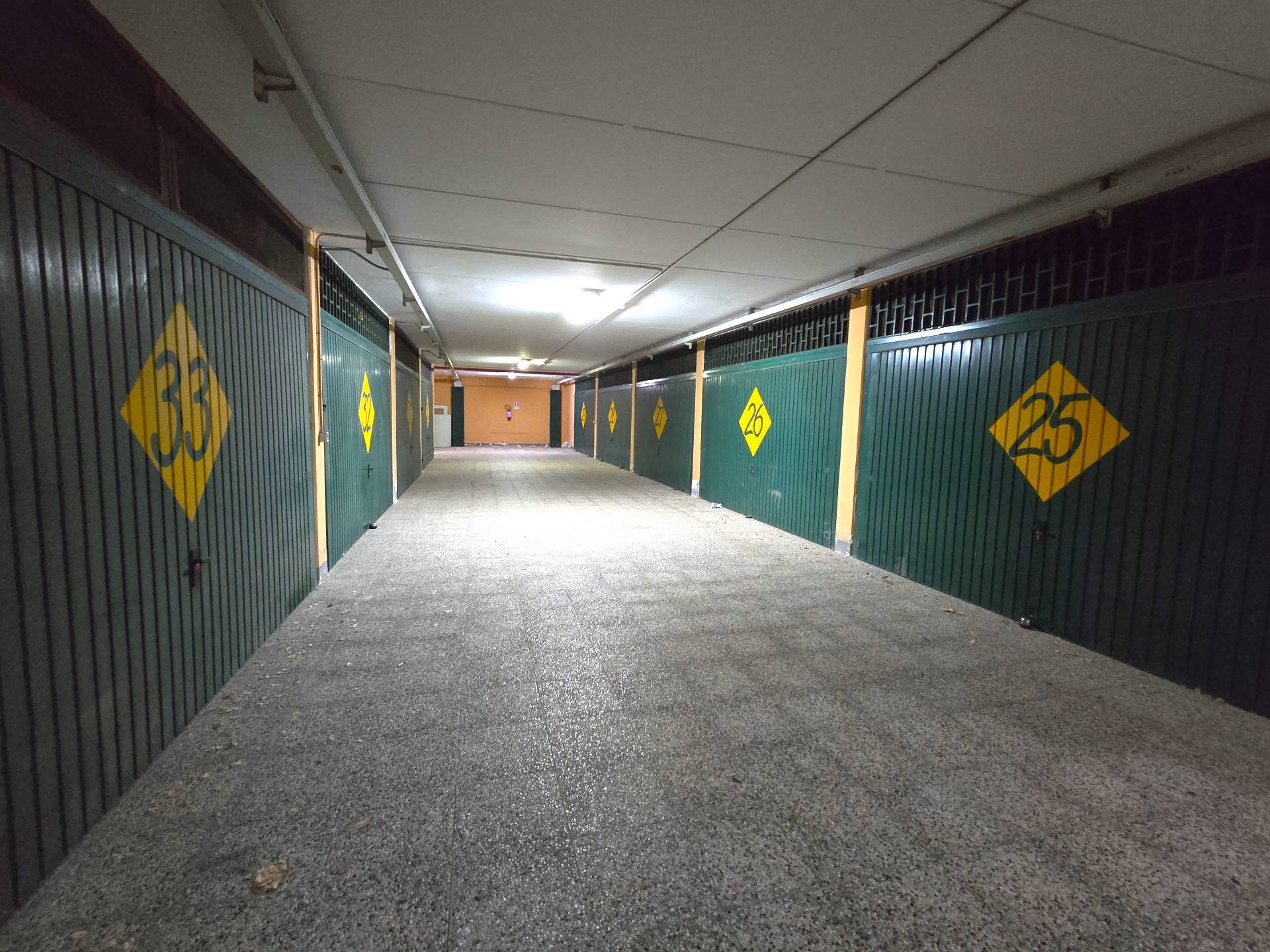 Box o garage in vendita a Bari, S. Pasquale