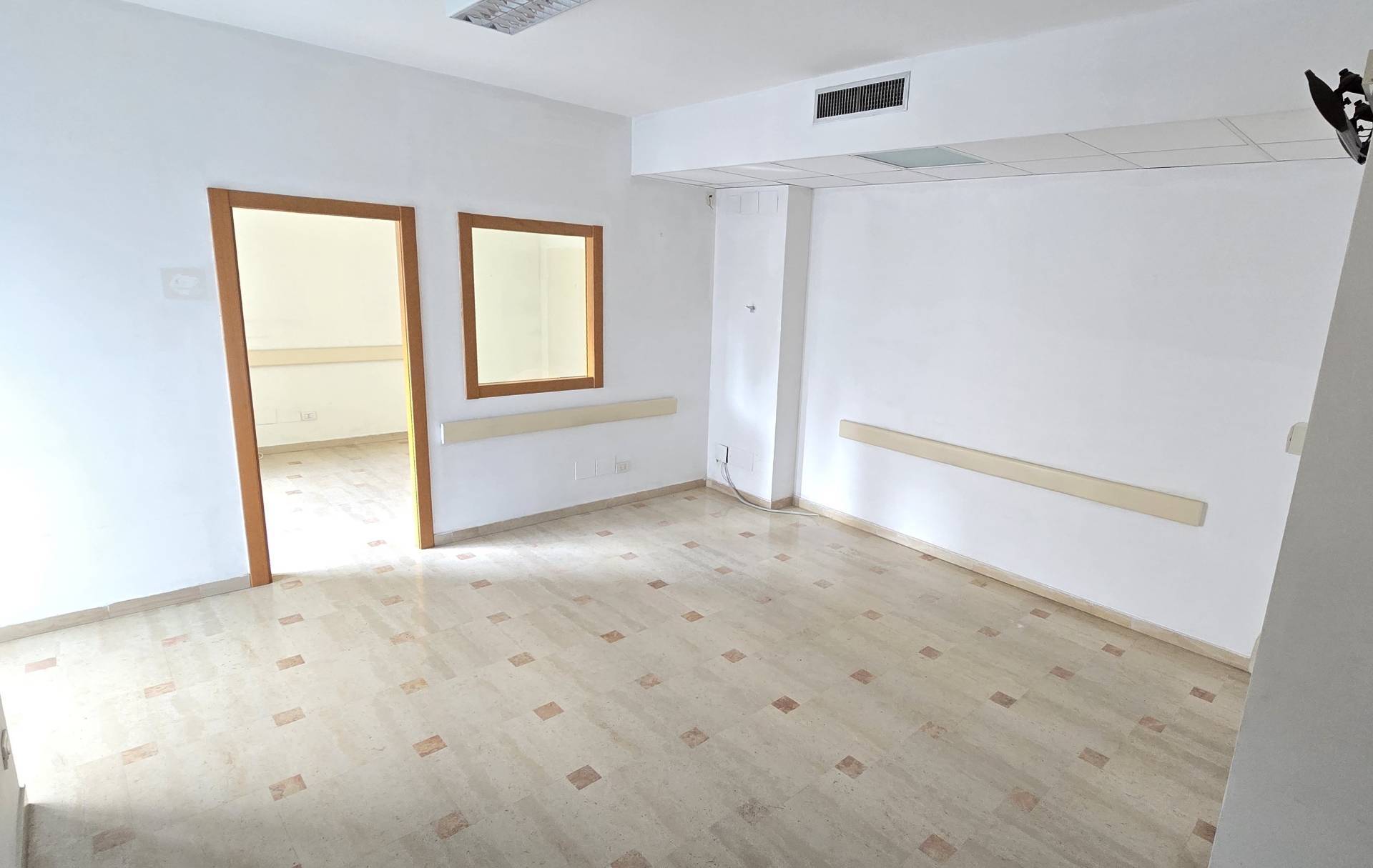 Studio/Ufficio in affitto a Bari, Poggiofranco