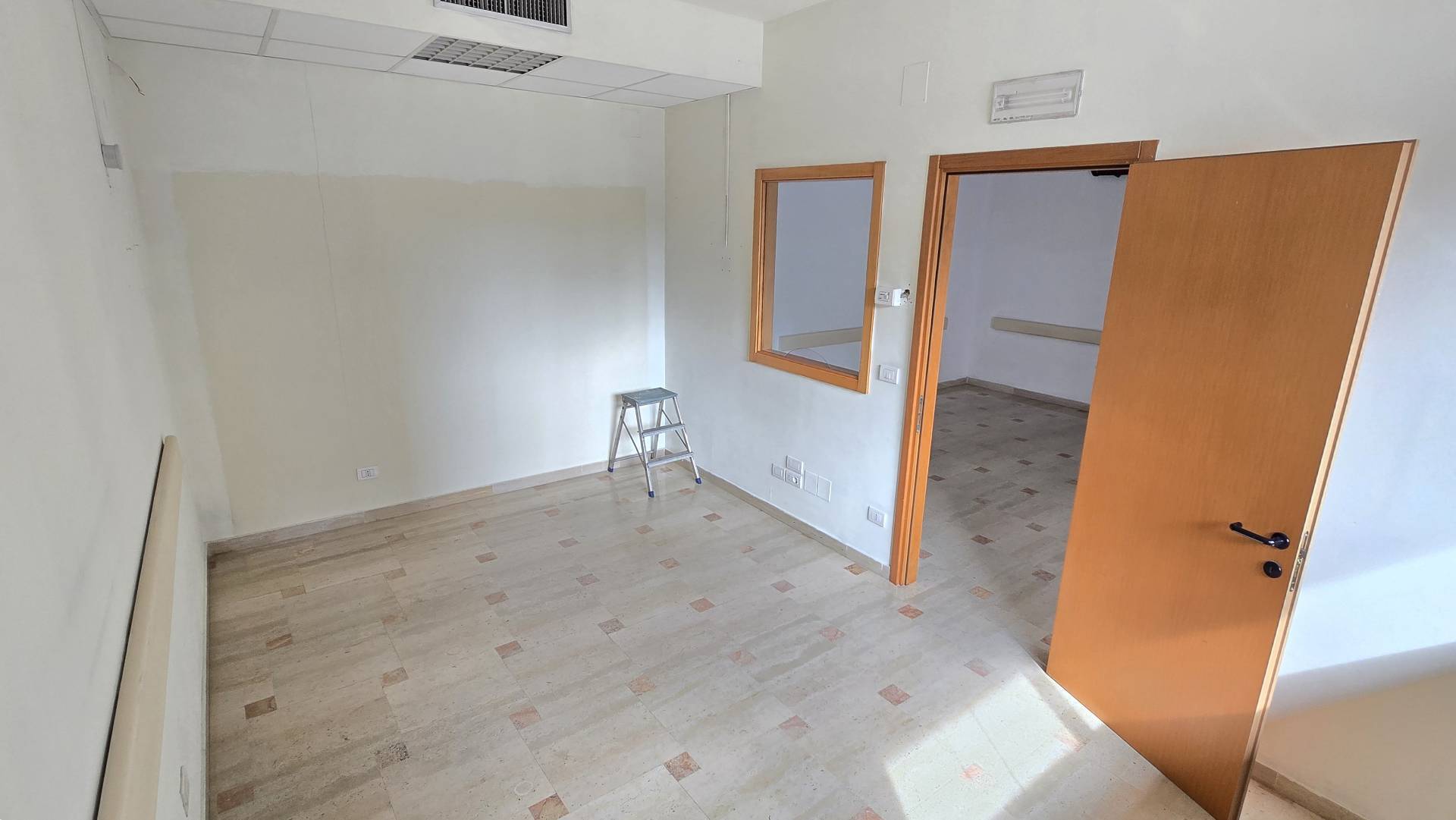 Studio/Ufficio in affitto a Bari, Poggiofranco