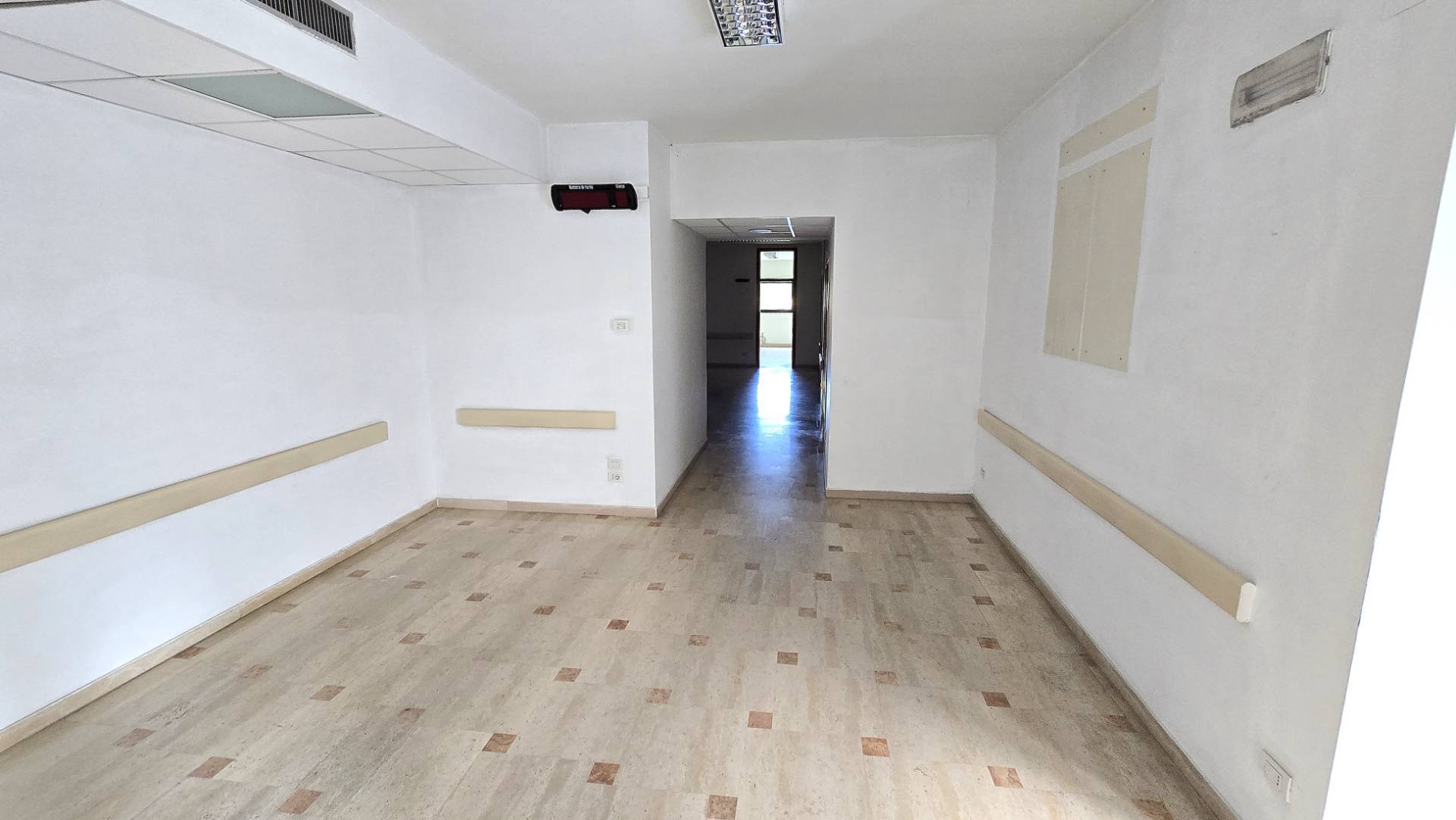 Studio/Ufficio in affitto a Bari, Poggiofranco