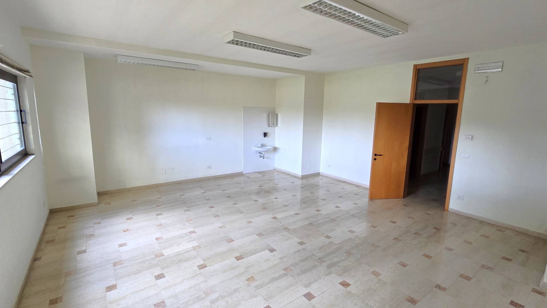 Studio/Ufficio in affitto a Bari, Poggiofranco